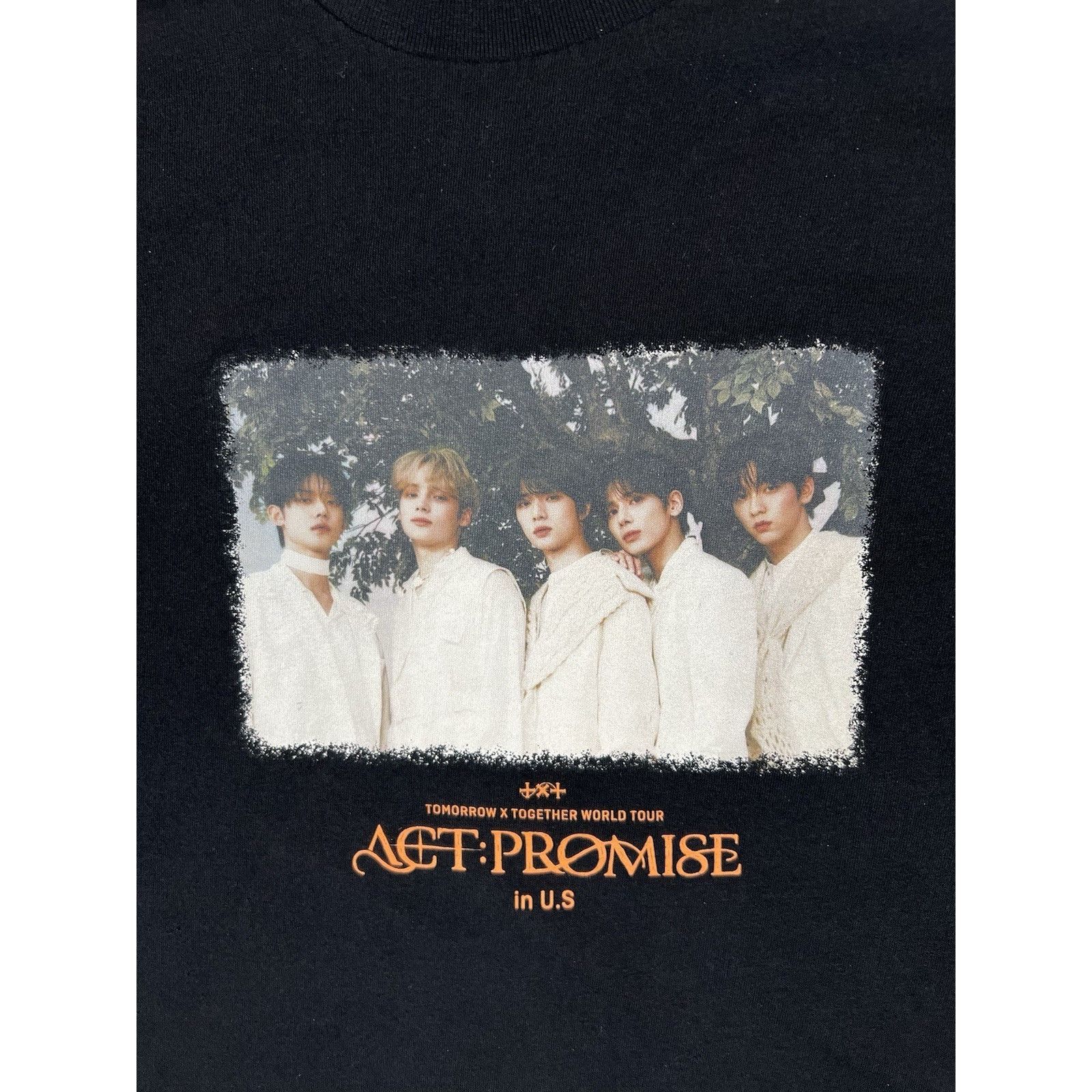 TXT TXT Tomorrow X Together World Tour Act Promise US T-Shirt Si Size US M / EU 48-50 / 2 - 2 Thumbnail