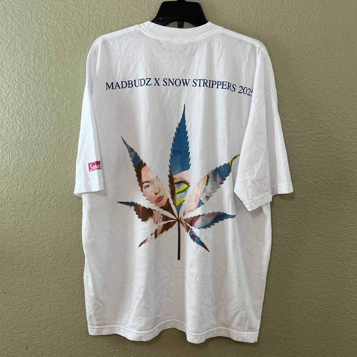 Online Ceramics Snow Strippers Madbudz Anime T-shirt XL Size US XL / EU 56 / 4 - 4 Thumbnail