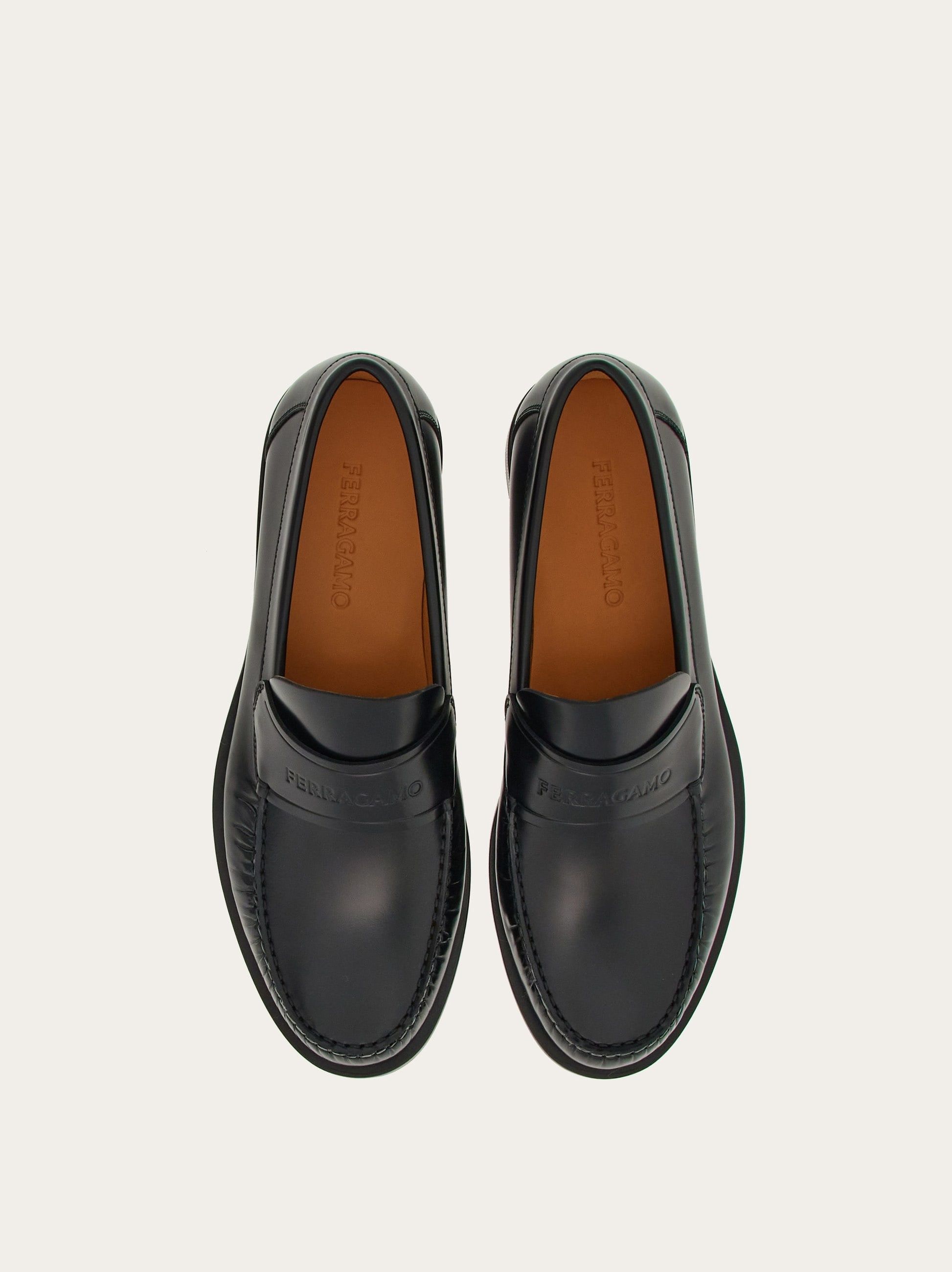 o1s1rm1125 Leather Loafers in Black