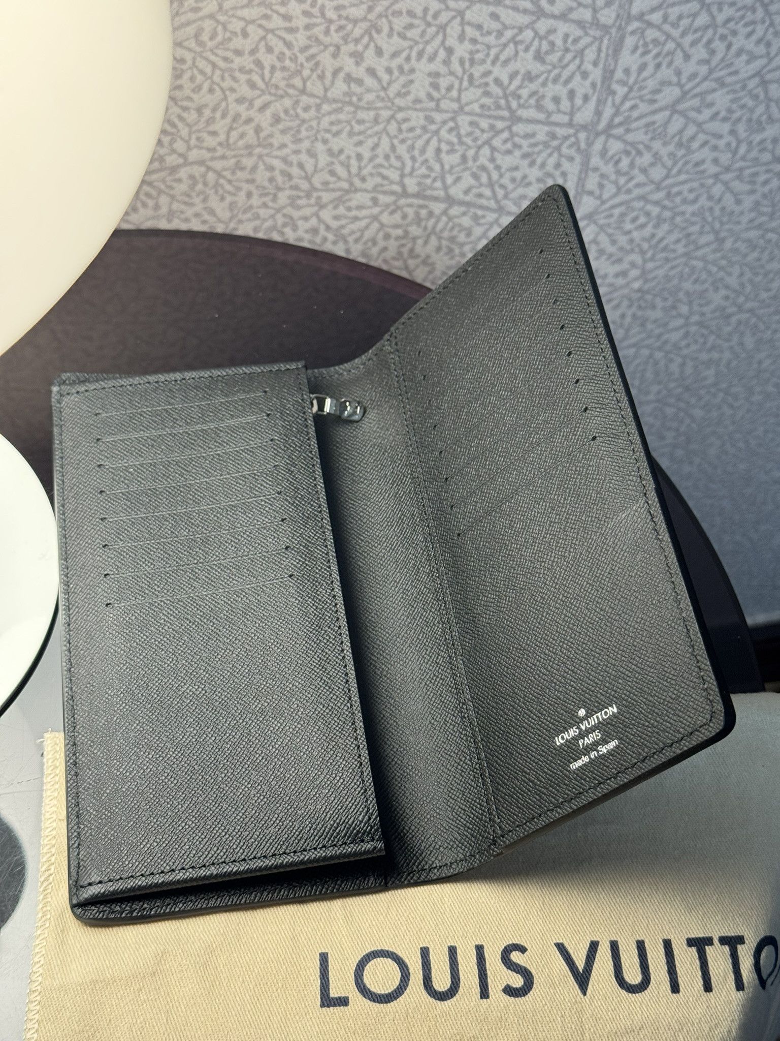Louis Vuitton Louis Vuitton Brazza Wallet – Epi Leather Black M60622 Size ONE SIZE - 4 Thumbnail