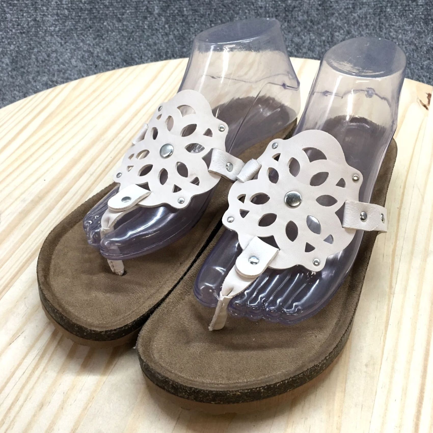 Vintage Maurices Sandal Womens 8M Beige Vanessa Medallion Toe Thong Footbed Casual NEW Size US 8 / IT 38 - 3 Thumbnail