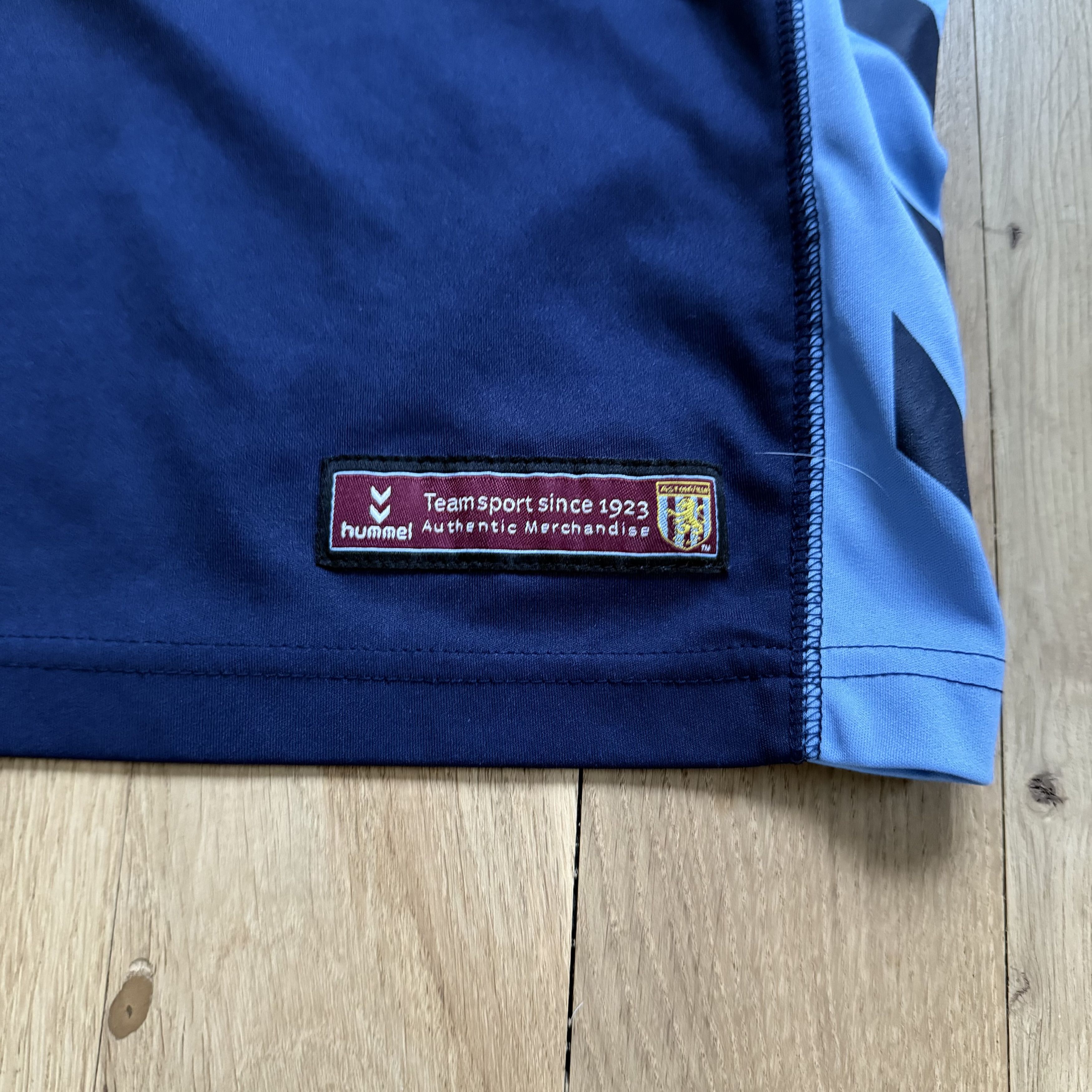 Hummel Thomas Sorensen Aston Villa 2005 Away Football Shirt XS Size US XS / EU 42 / 0 - 7 Thumbnail