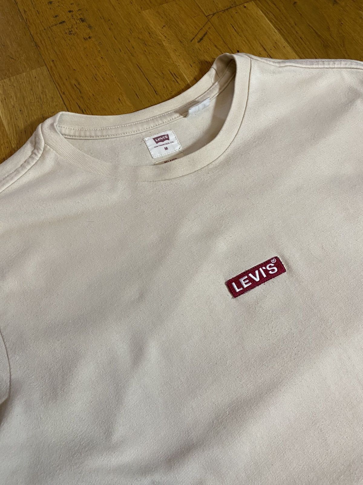 Levi's Levi’s centre logo beige Tee - Size M Size US M / EU 48-50 / 2 - 6 Thumbnail