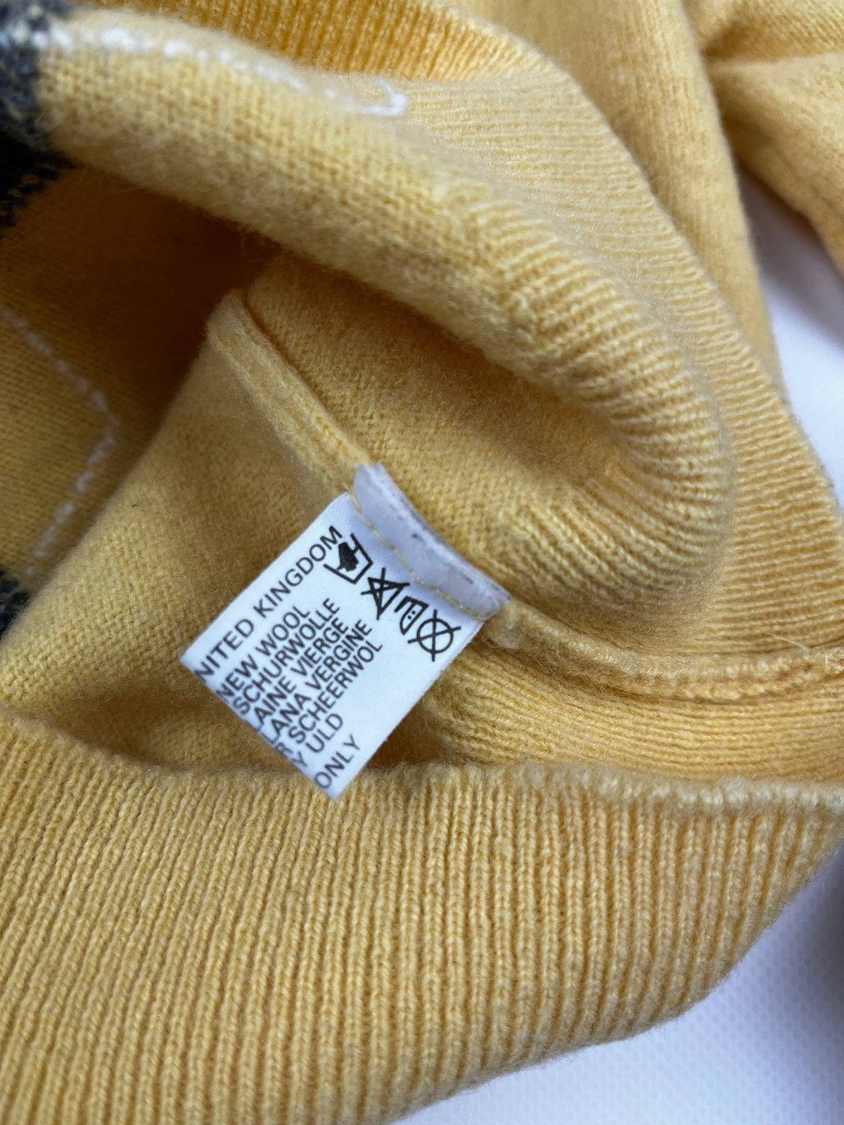 Burberry Burberry’s Vintage Sweater Stripped V-Neck 100Pure Lambswool Size US S / EU 44-46 / 1 - 5 Thumbnail