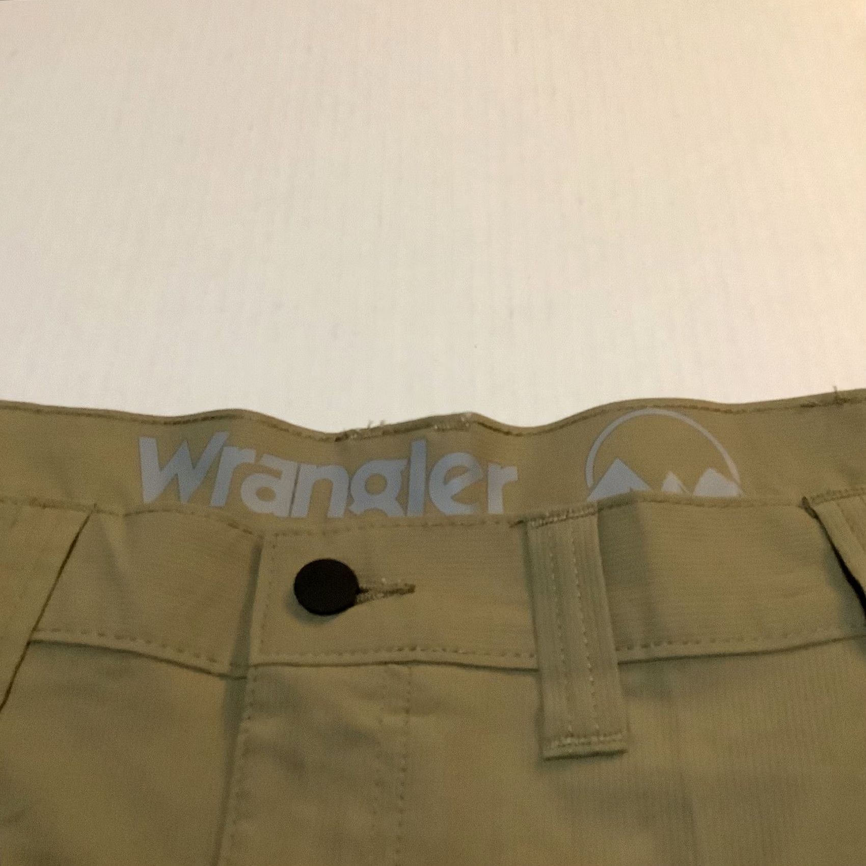 Wrangler Wrangler Performance Shorts Mens 44 Beige Polyester 5-Pocket 10in Inseam Outdoor Travel Regular Waist Elastic Pocket Beiges? Size US 44 / EU 60 - 2 Thumbnail