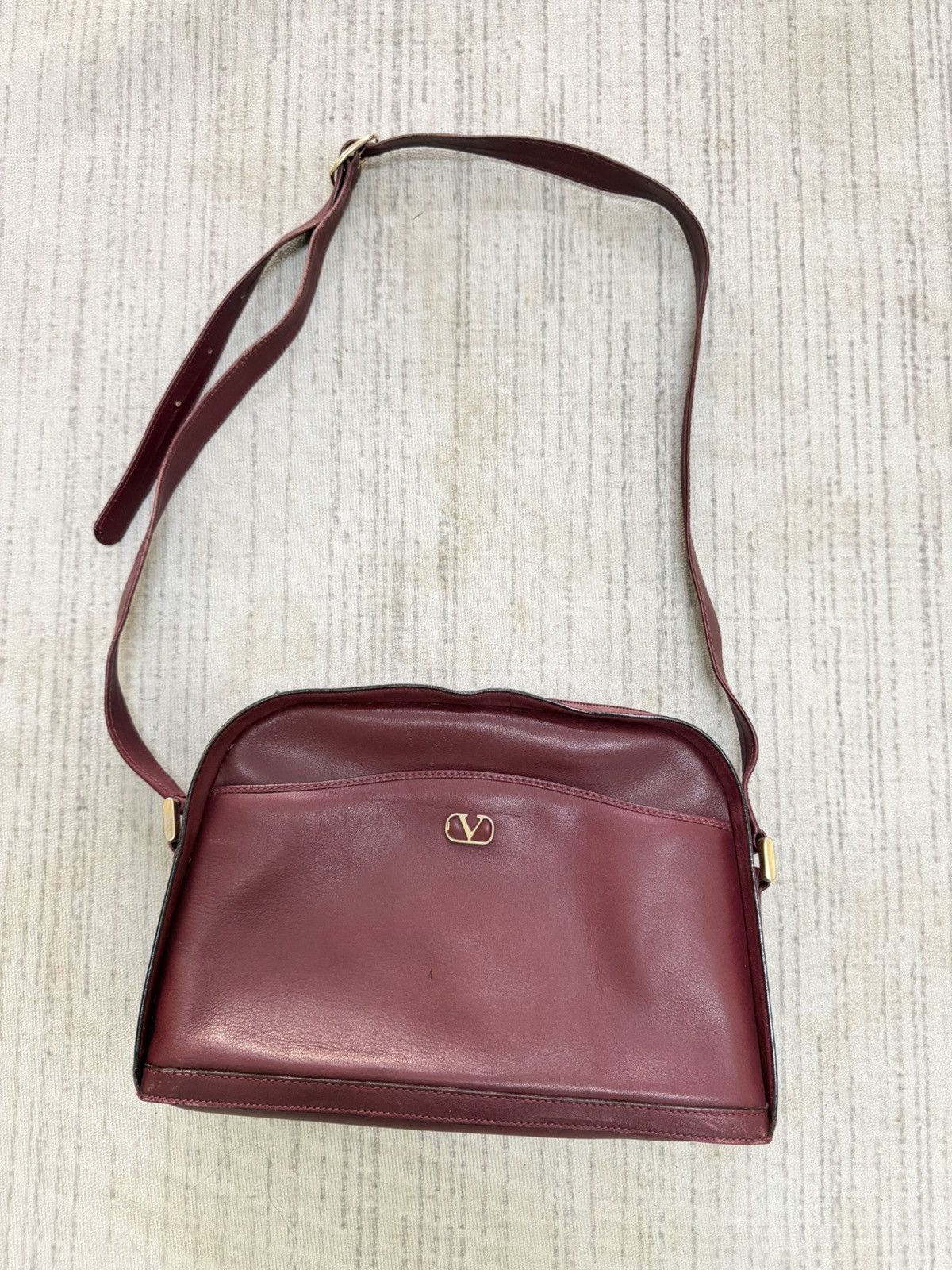 Undercover × Valentino Vintage 80s valentino leather sling bag Size ONE SIZE - 5 Thumbnail