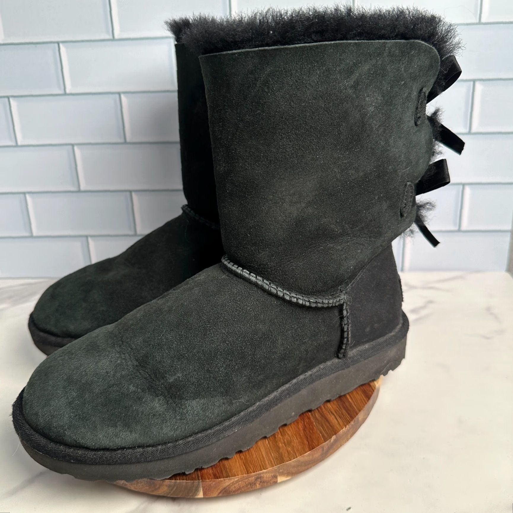 Ugg UGG Bailey Bow II Boots Womens Size 8 Black Satin Bows Sheepskin Size US 6 / IT 36 - 2 Thumbnail
