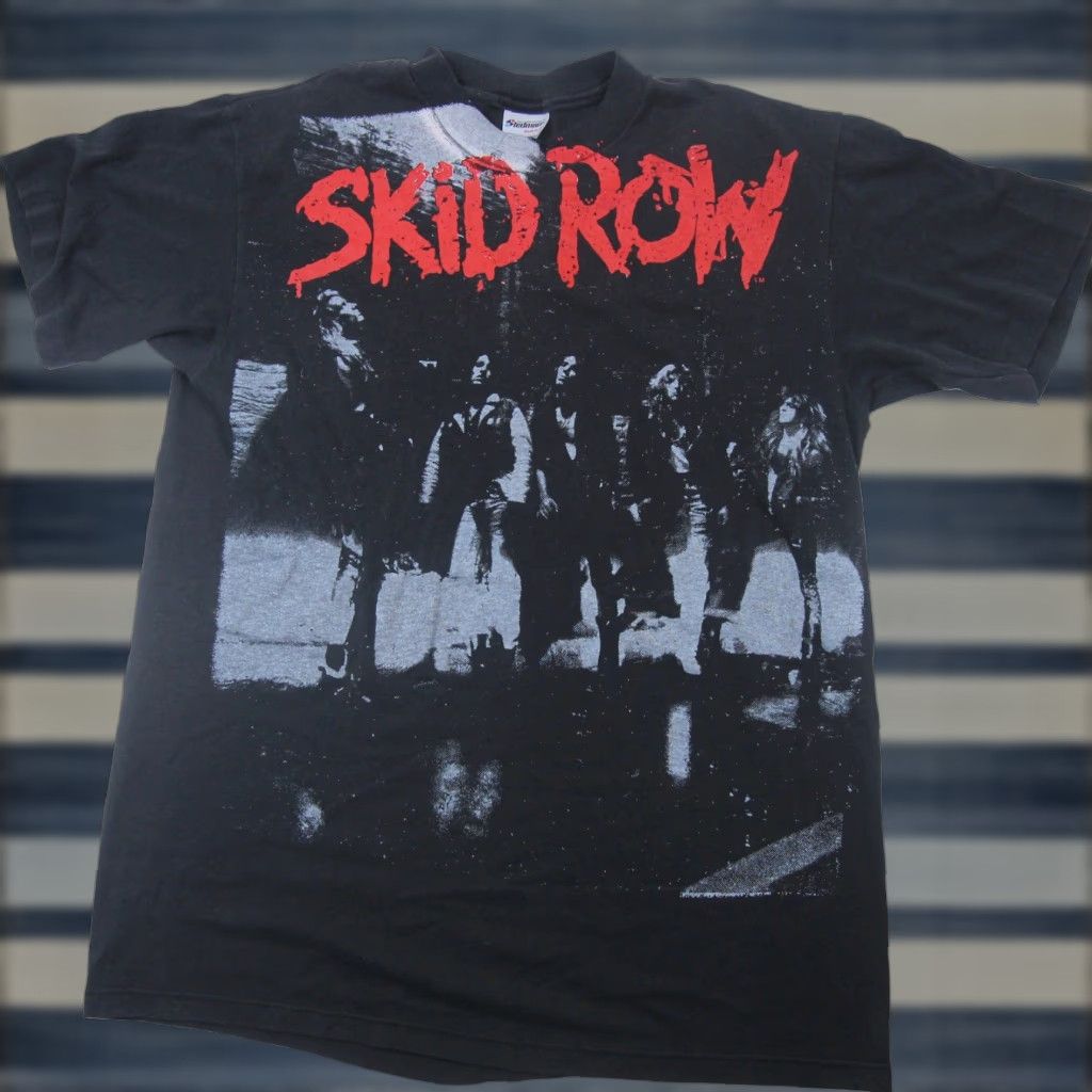 Vintage VINTAGE Skid Row 1989 Making a Mess of the US Tour Mens Large T Shirt Black Shirt Mens Large Black Skid Row 1989 Tour Size US L / EU 52-54 / 3 - 1 Thumbnail