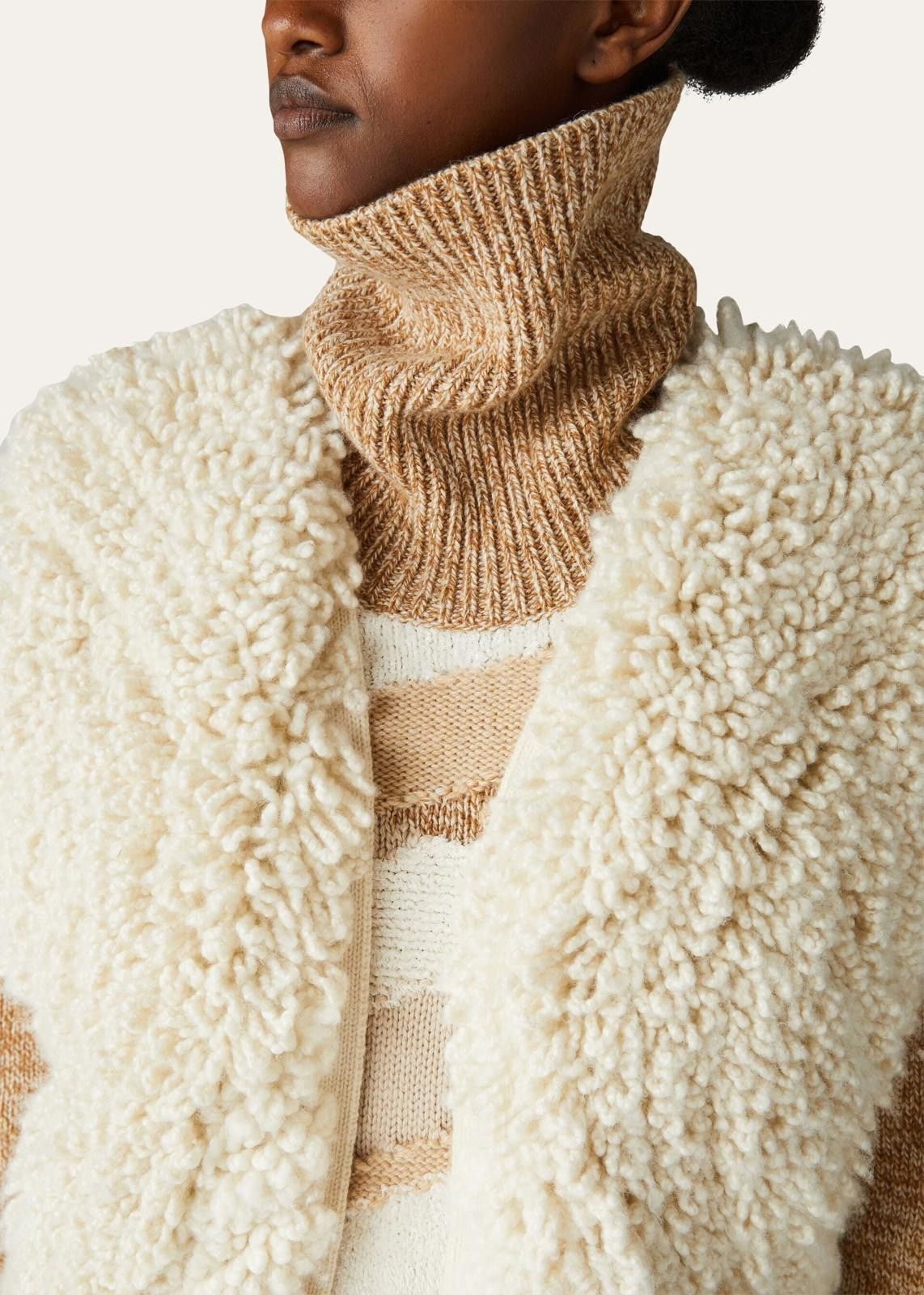 Loro Piana o1srvl11e0825 FAN1704 Turtleneck Sweater in Beige Size L / US 10 / IT 46 - 6 Thumbnail