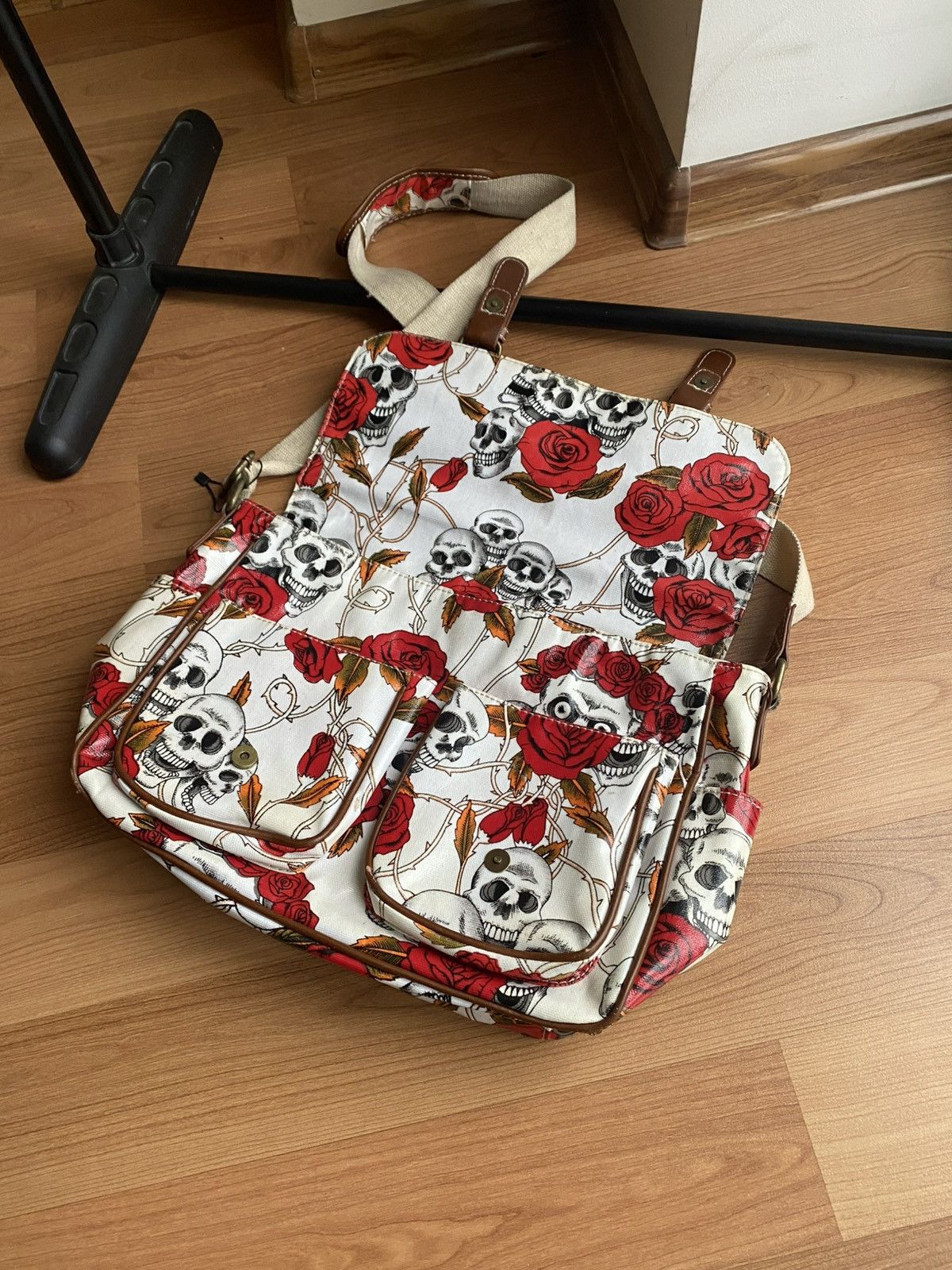 Other Vintage Skulls & Roses Messenger Bag Size ONE SIZE - 3 Thumbnail