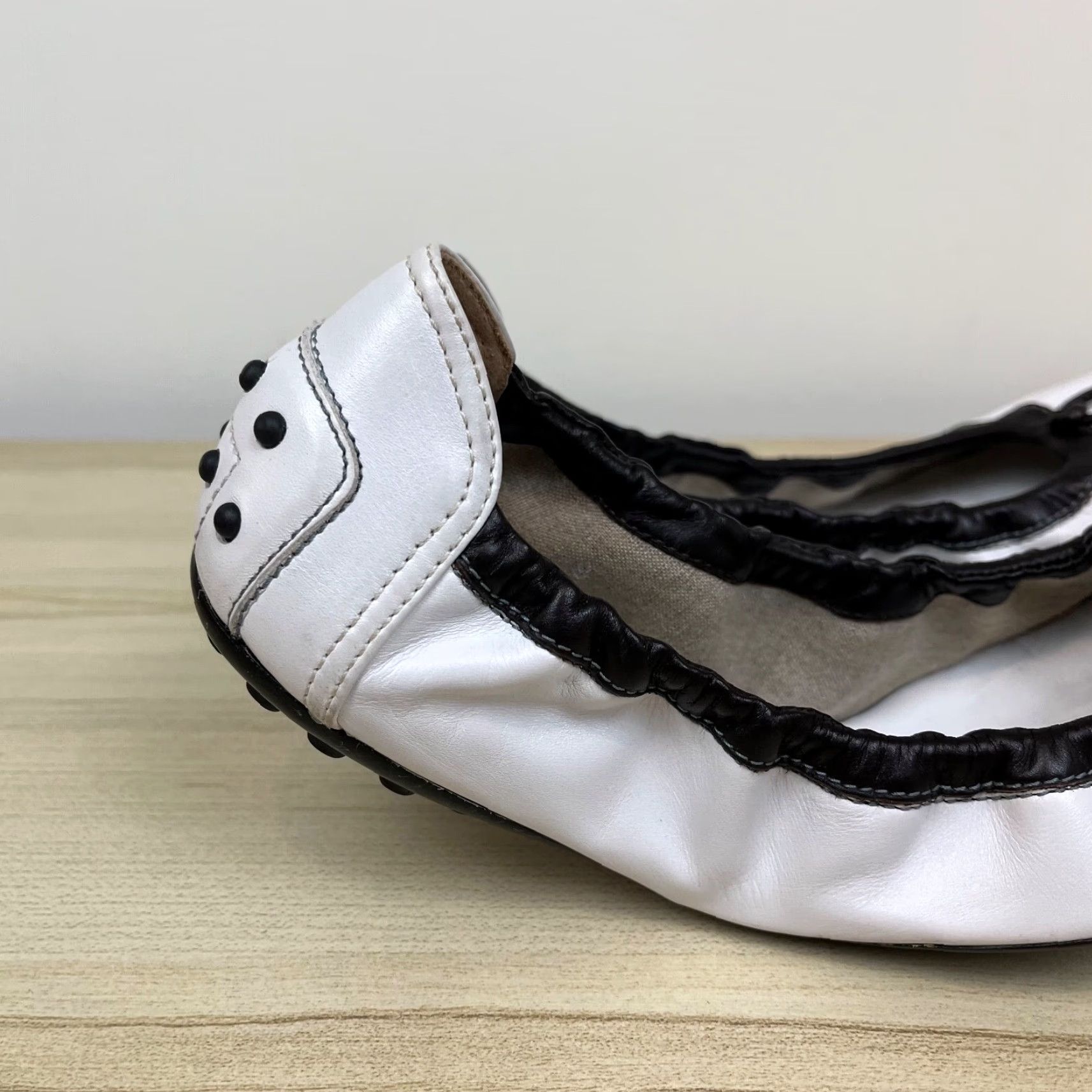 Vintage Tod's Women Flat Leather Slip-On US 9 EU 39 White Foldable Career Dress Shoes 90s Designer Womens Size ONE SIZE - 3 Thumbnail