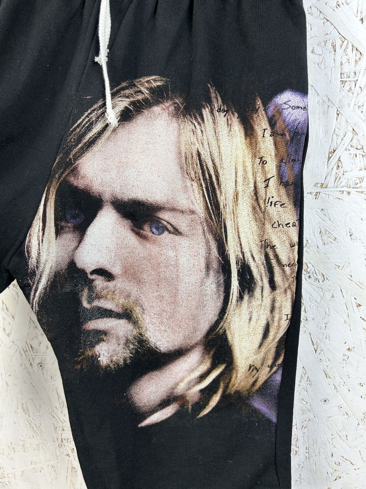 Band Tees 90s Vintage Kurt Kobain Nirvana Bootleg Shorts Size US 30 / EU 46 - 2 Thumbnail