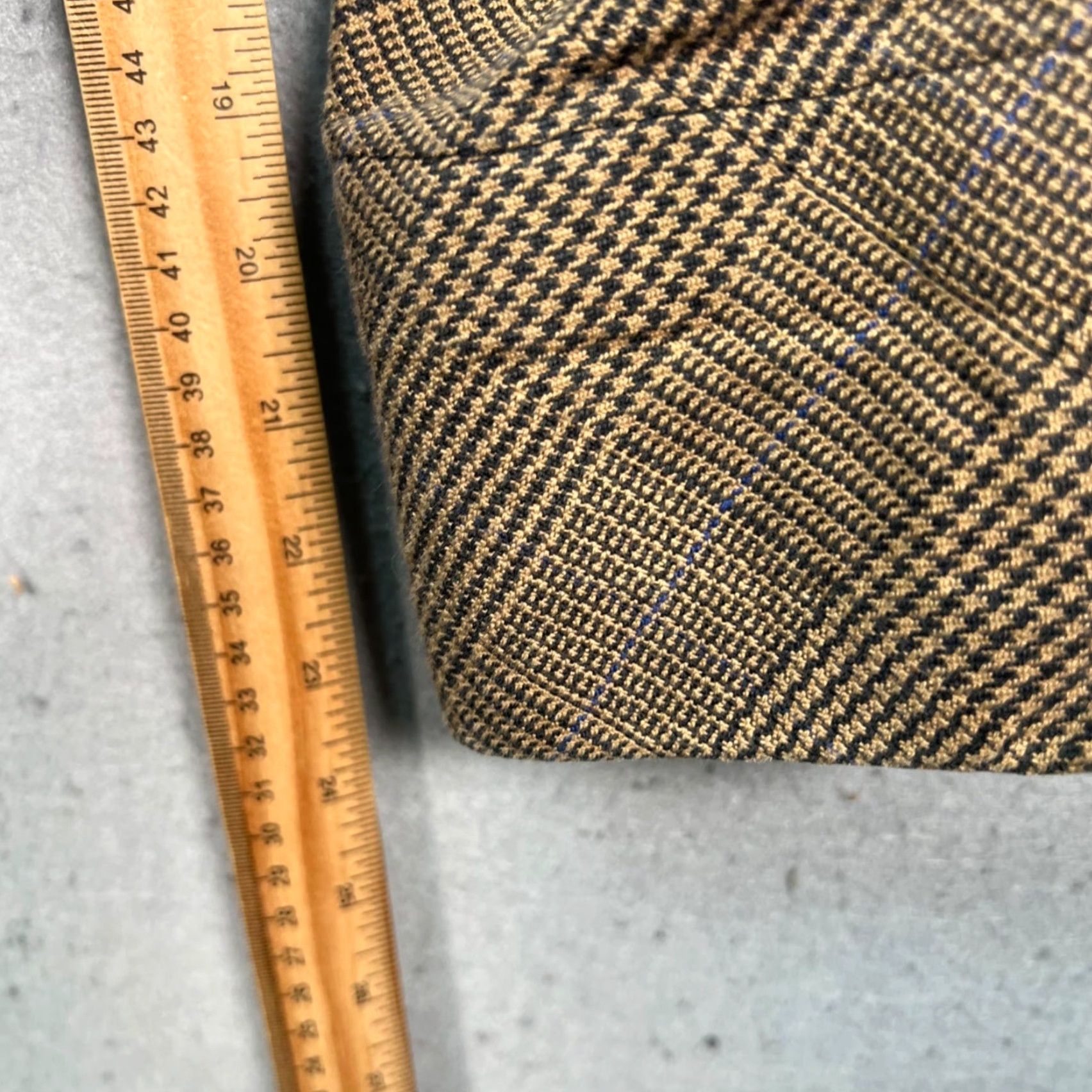 Christopher Nemeth Christopher Nemeth Large Houndstooth Wool Cropped Pants Mens Pants Brown 24in Inseam Cropped Front Flat Front Vintage 90s/Nemeth Cropped Pants Mens Size US 33 - 6 Thumbnail