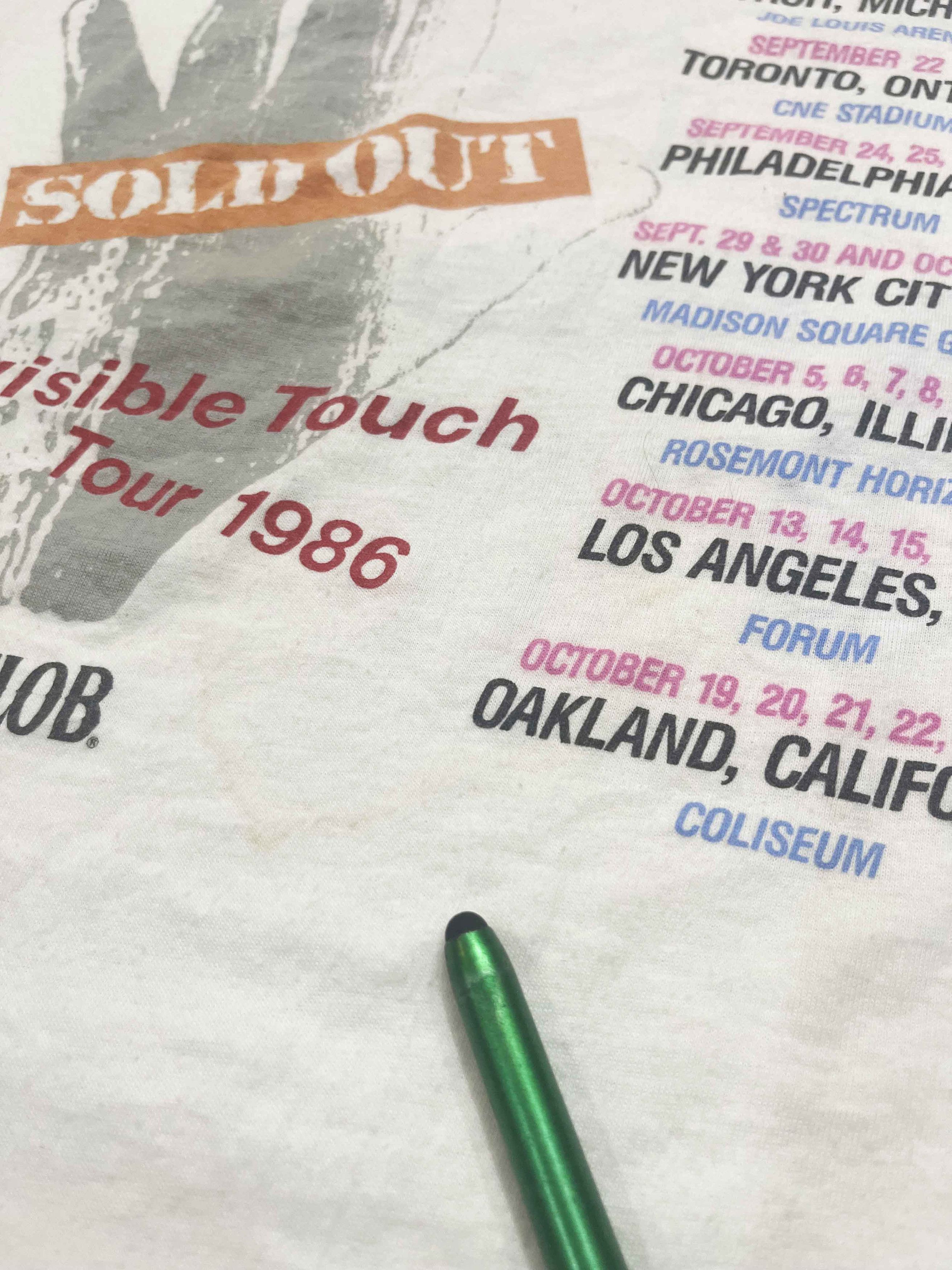 Vintage Vintage Genesis Invisible Touch 1986 Tour Band Raglan Shirt Size US L / EU 52-54 / 3 - 8 Thumbnail
