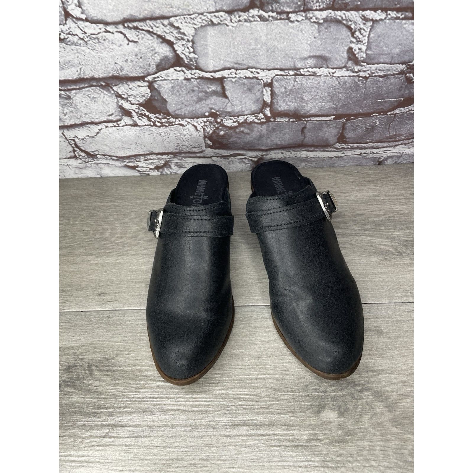 Minnetonka Minnetonka Black Leather Silver Buckle Billie Mules Shoes Wo Size US 7.5 / IT 37.5 - 2 Thumbnail