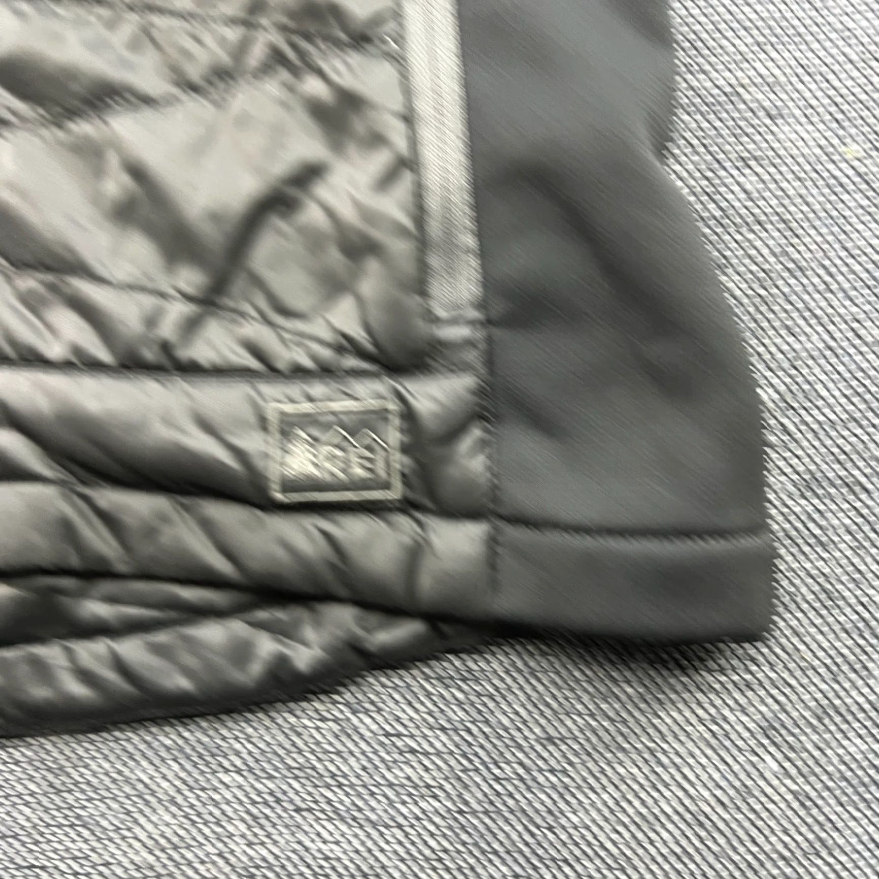 Vintage VINTAGE REI Vest Womens XS Gray Primaloft Packable Lightweight Pertex Quantum Gilet Jacket Sleeveless Zip Size XS / US 0-2 / IT 36-38 - 3 Thumbnail