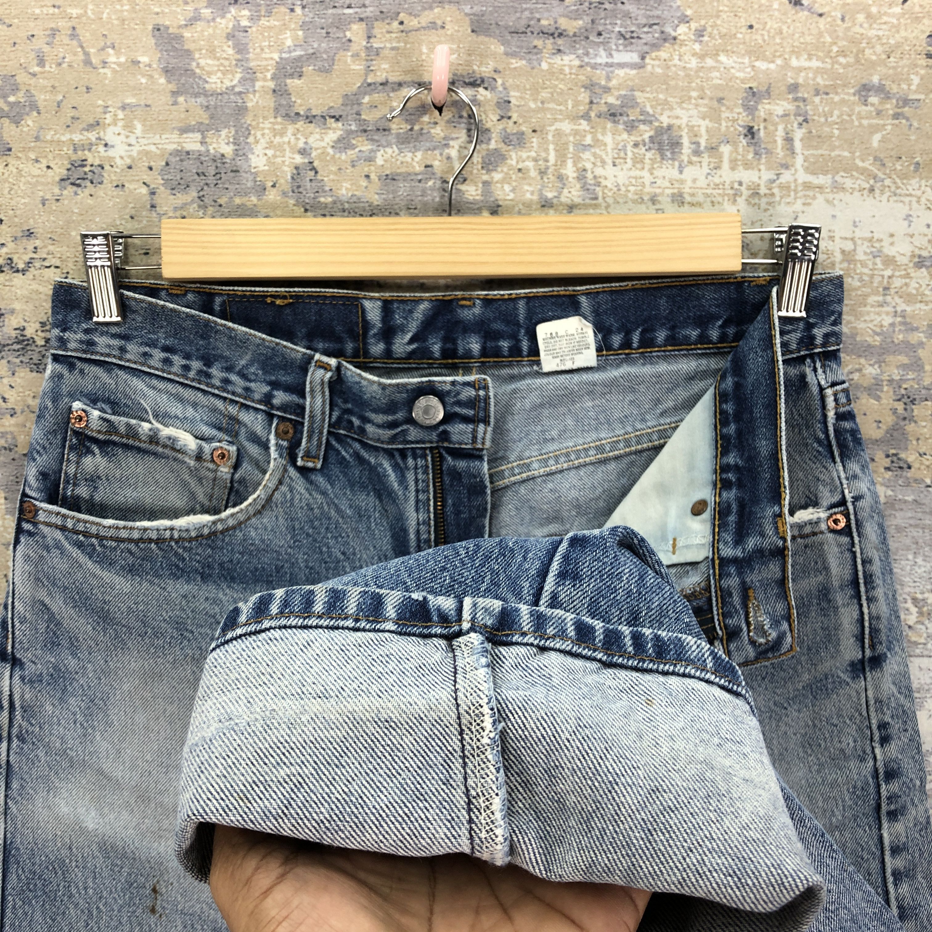Levi's Vintage Distressed Levis 505 Jeans Levi's Stonewash Denim Size US 32 / EU 48 - 8 Thumbnail