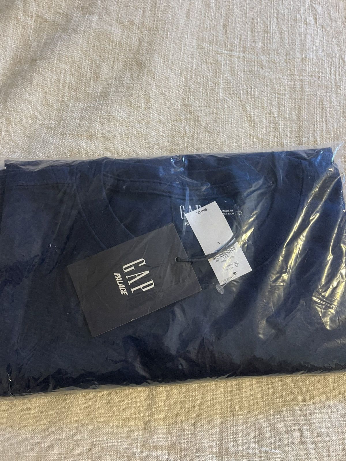 Gap × Palace Gap X Palace collab T Shirt size large Size US L / EU 52-54 / 3 - 1 Thumbnail