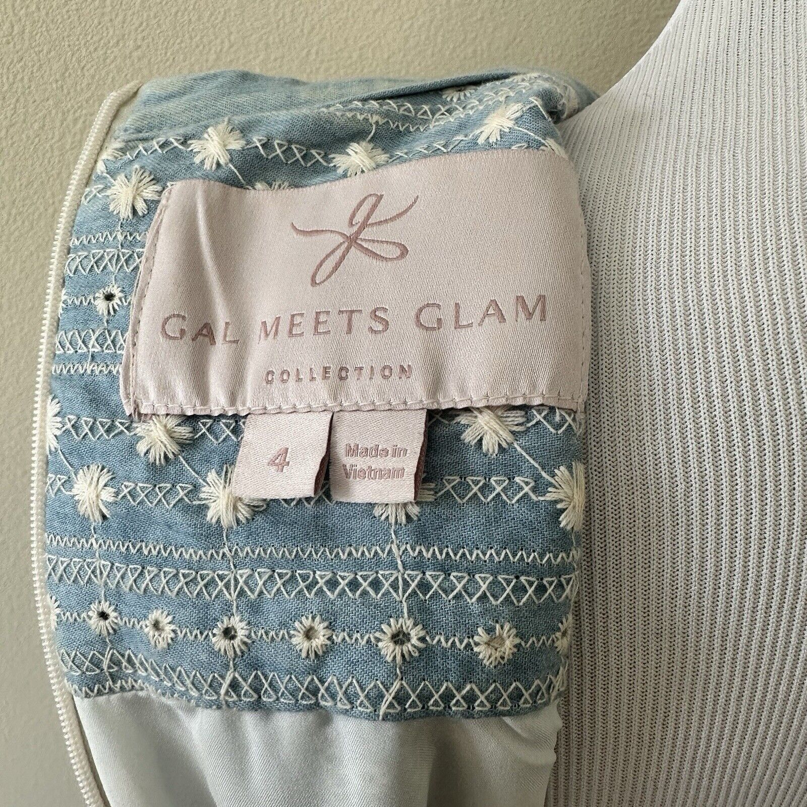 Other Gal Meets Glam Embroidered Chambray A-Line Blue Dress US 4 Size S / US 4 / IT 40 - 10 Thumbnail
