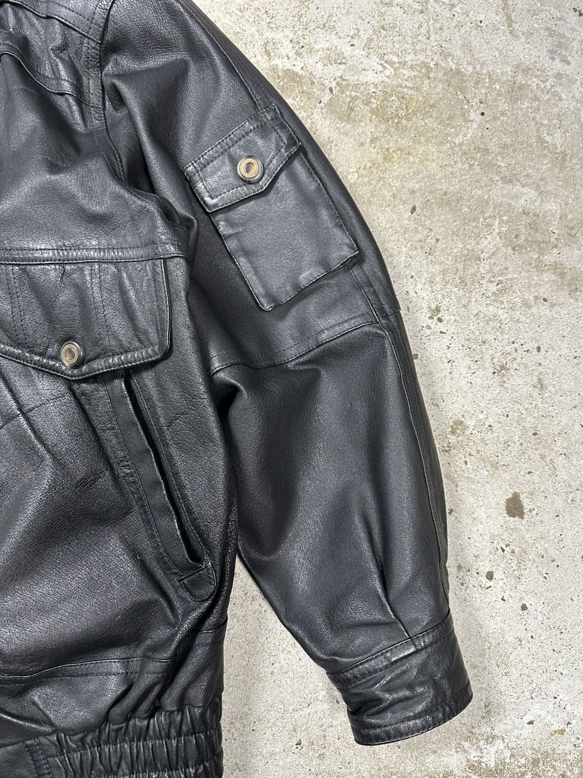 Vintage Vintage 90s Black Leather Utility Distressed Bomber Jacket Size US XL / EU 56 / 4 - 7 Thumbnail