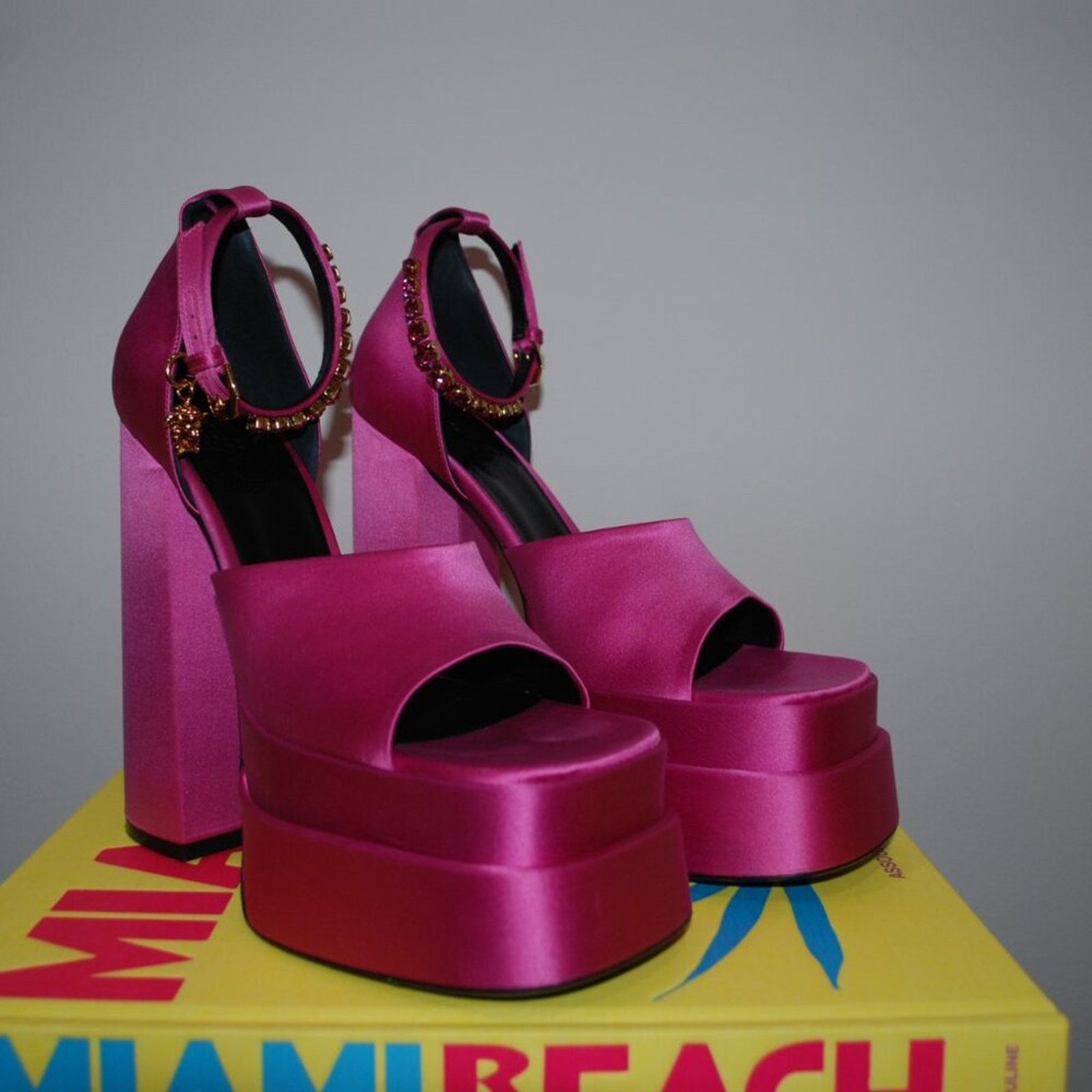 Versace Versace Medusa Head charm platform sandals IT40 Size US 10 / IT 40 - 9 Thumbnail