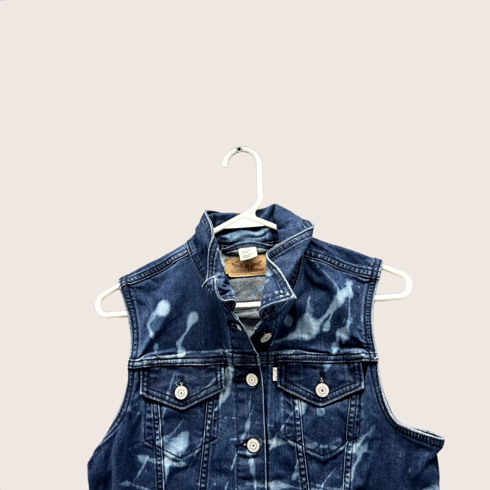 Levi's Levi's Denim Jacket Women Medium Blue Button Down Casual Cotton Sleeveless Ladies Regular Size M Pockets Vintage No Size M / US 6-8 / IT 42-44 - 1 Thumbnail