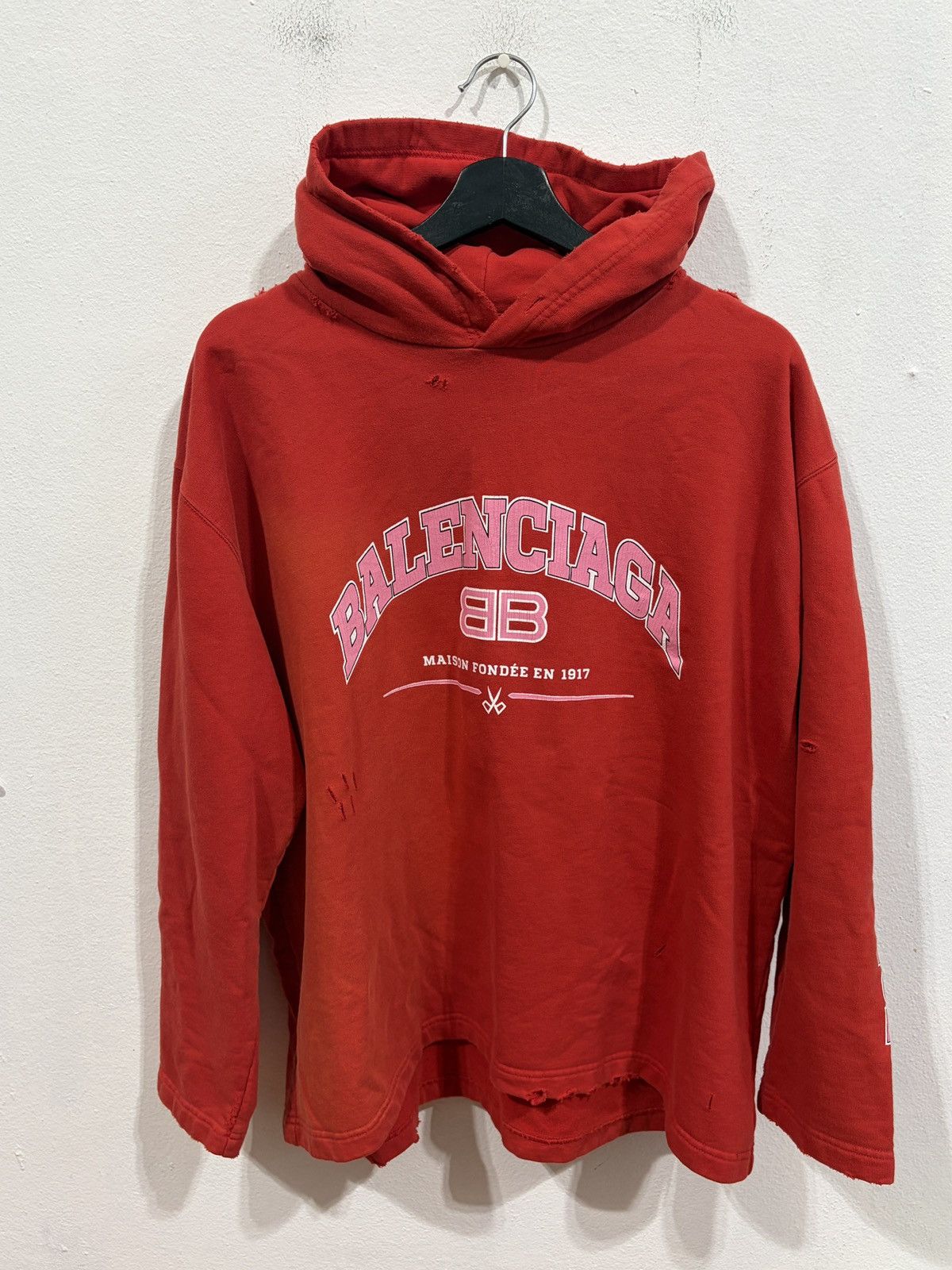 Balenciaga Balenciaga Wide Fit Red Cropped Hoodie Size US XL / EU 56 / 4 - 1 Thumbnail