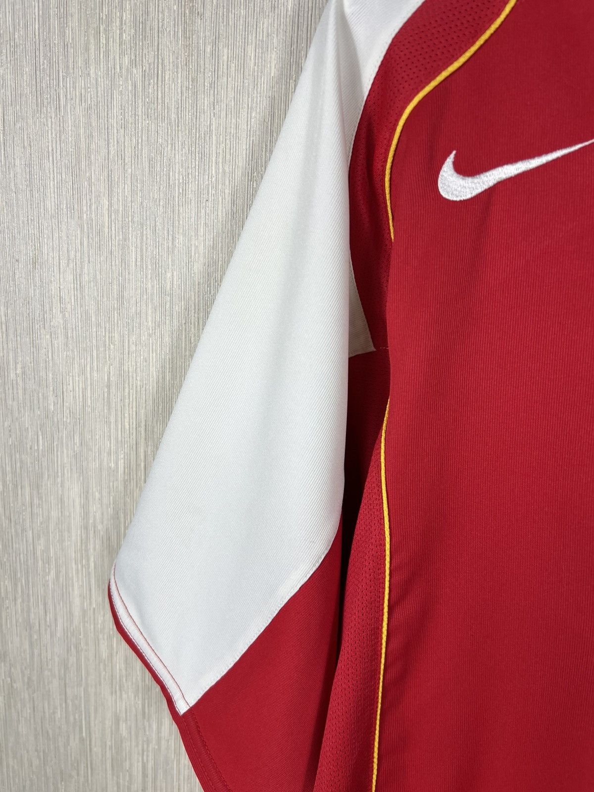 Nike Vintage Nike Arsenal total 90 O2 jersey central logo t-shirt Size US L / EU 52-54 / 3 - 4 Thumbnail