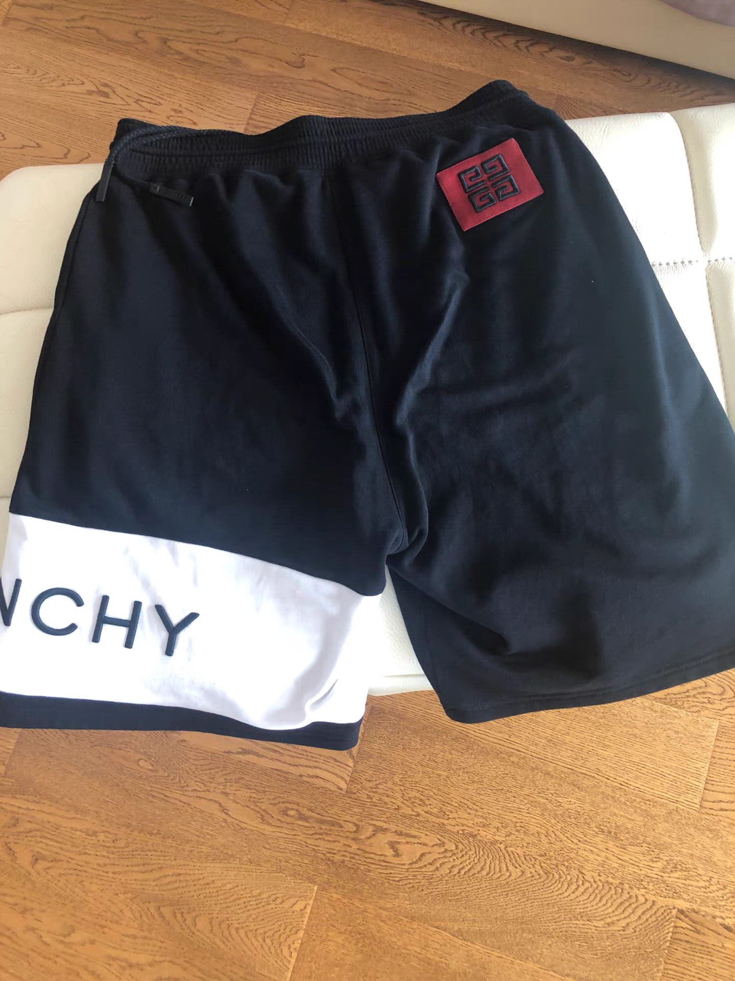 Givenchy GIVENCHY New Shorts K17 Size US 35 - 1 Thumbnail