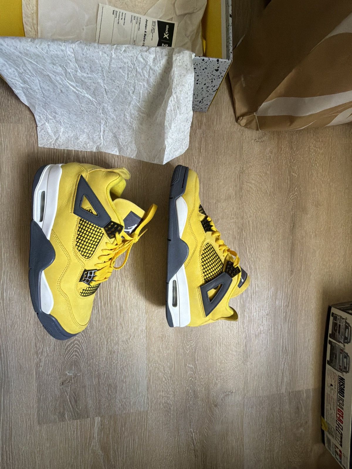 Jordan Brand Jordan 4 ‘Lightning’ Size US 10.5 / EU 43-44 - 3 Thumbnail