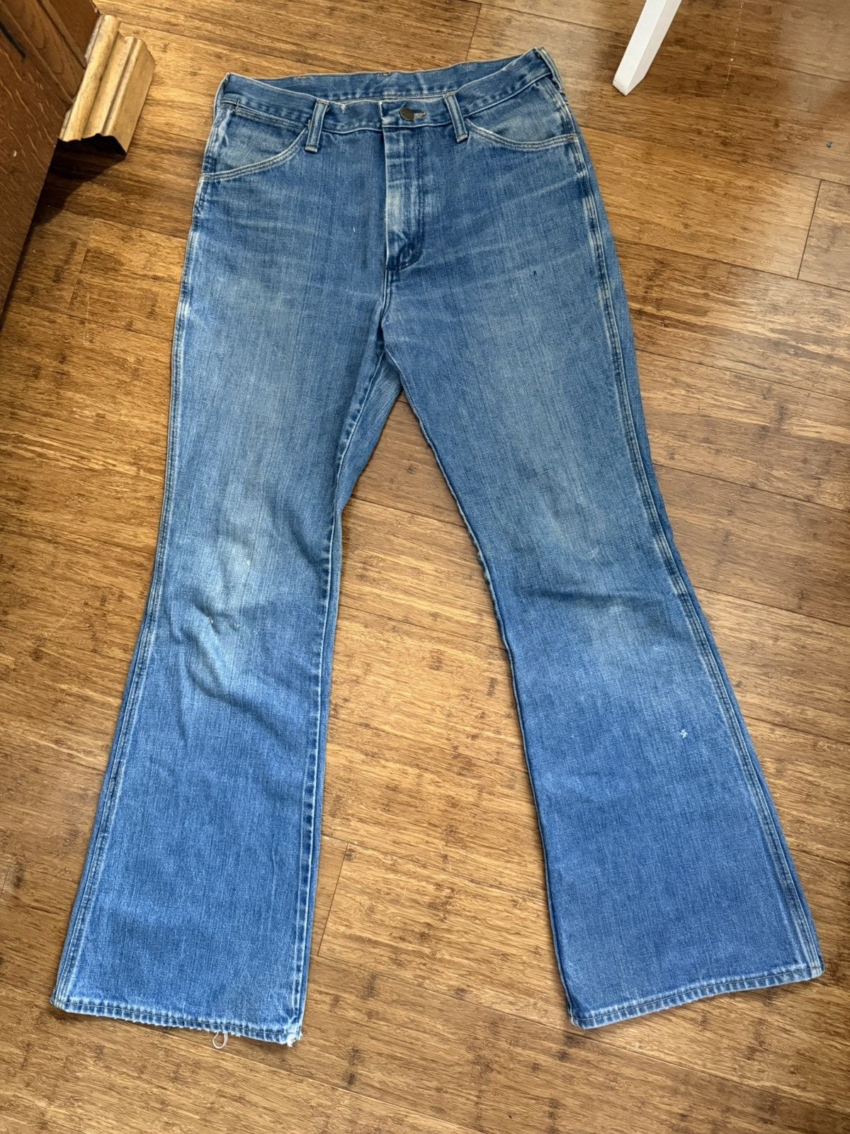 Wrangler Wrangler Vintage Bellbottom Blue Jeans Size US 32 / EU 48 - 1 Thumbnail