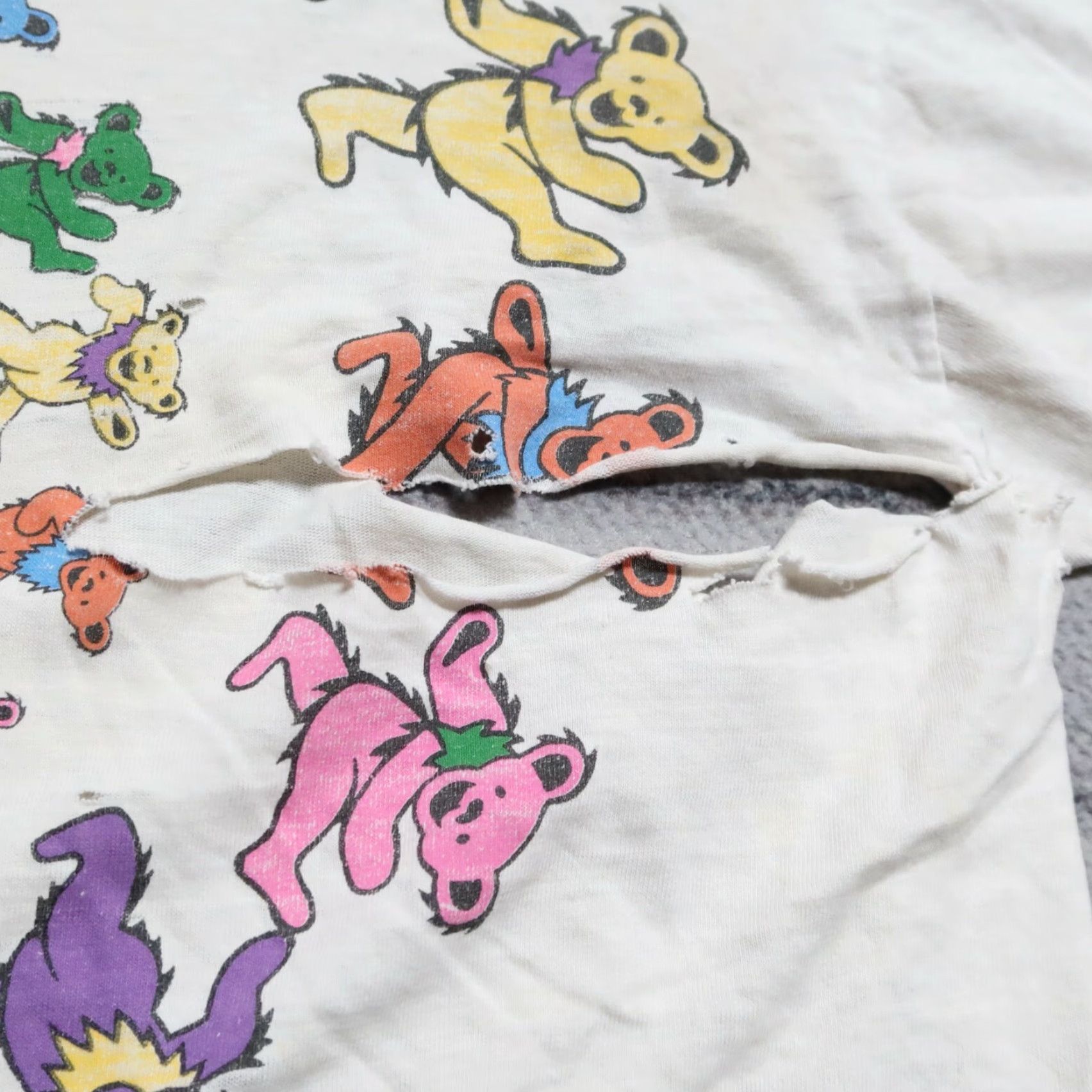 Liquid Blue VINTAGE Grateful Dead Shirt 90s Spiral Bears Liquid Blue XL White Mens Shirt 90s Grateful Dead Spiral Bears Liquid Blue XL White Vintage Mens Shirt Size US XL / EU 56 / 4 - 5 Thumbnail
