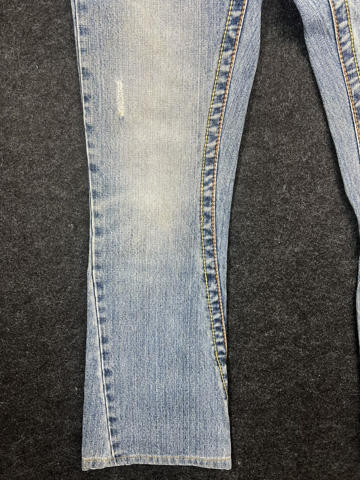True Religion True Religion Joey Big T Multicolour Embroidery Flare Jeans Size US 31 - 4 Thumbnail