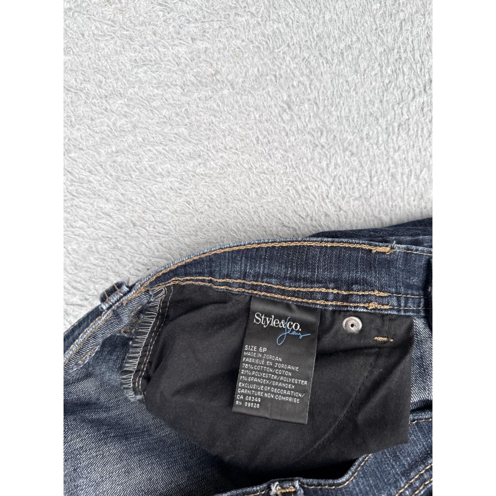 Style & Co Style & Co Petite Jeans Womens 6P Blue Dark Wash Natural Fit Five Pocket Zip Fly Size 28" / US 6 / IT 42 - 7 Thumbnail