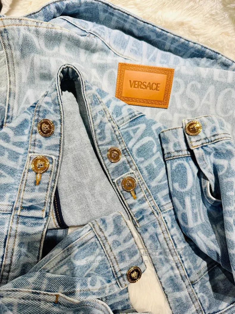 Versace Versace Logo full print single-breasted straight long-slee Size M / US 6-8 / IT 42-44 - 6 Thumbnail