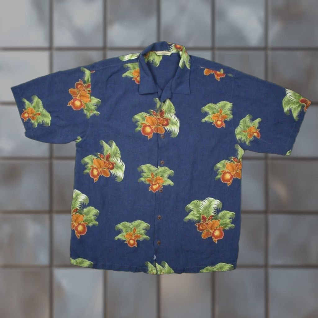 Tommy Bahama VINTAGE Tommy Bahama Shirt Men Large Blue Silk Hawaiian Floral Short Sleeve Casual Beach 2010s Size US L / EU 52-54 / 3 - 1 Thumbnail