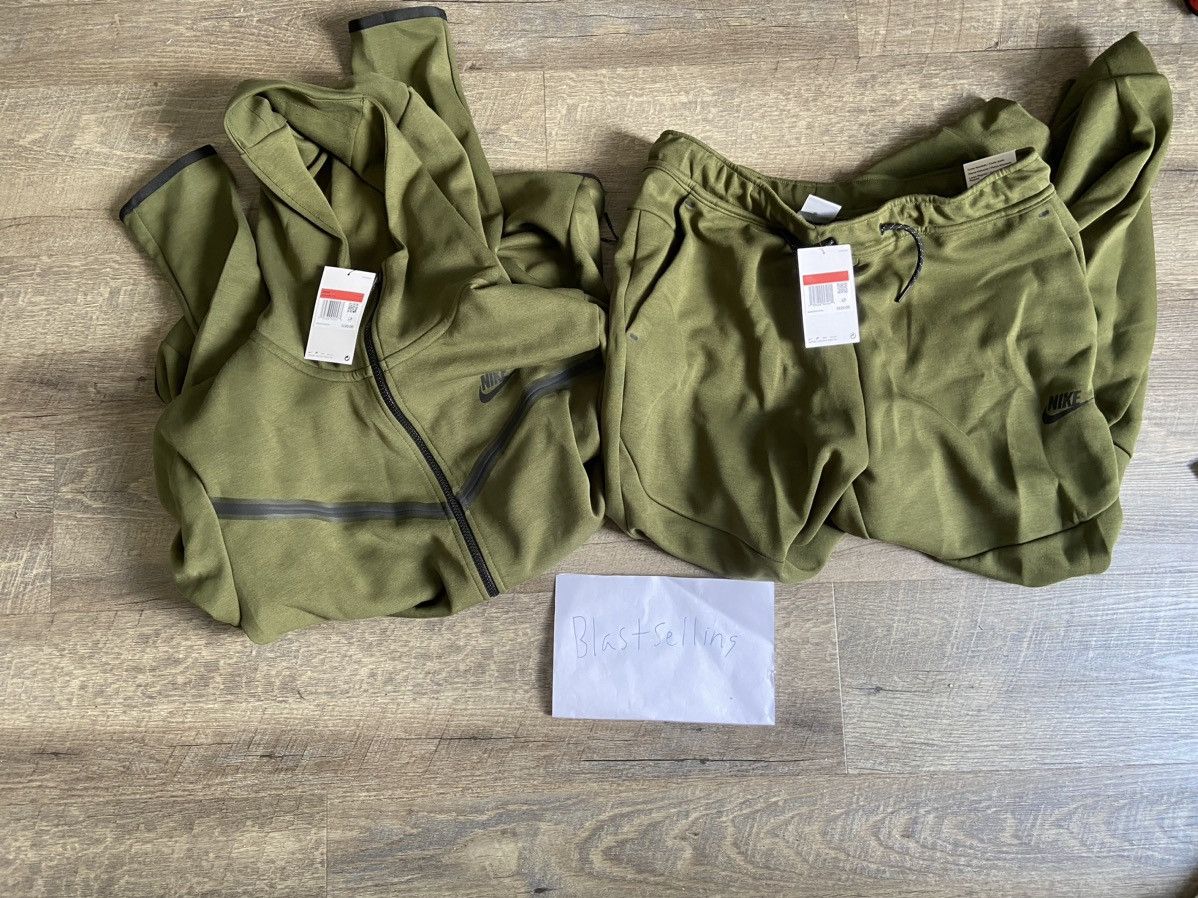 image of Nike Tech Fleece Green, Men's (Size Large)