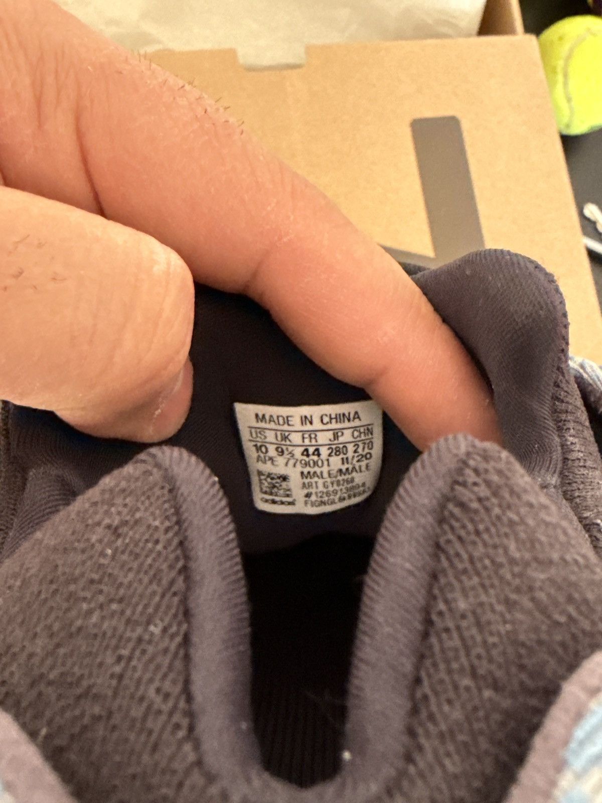 Adidas Yeezy 700 V3 Kyanite Size US 10 / EU 43 - 7 Thumbnail