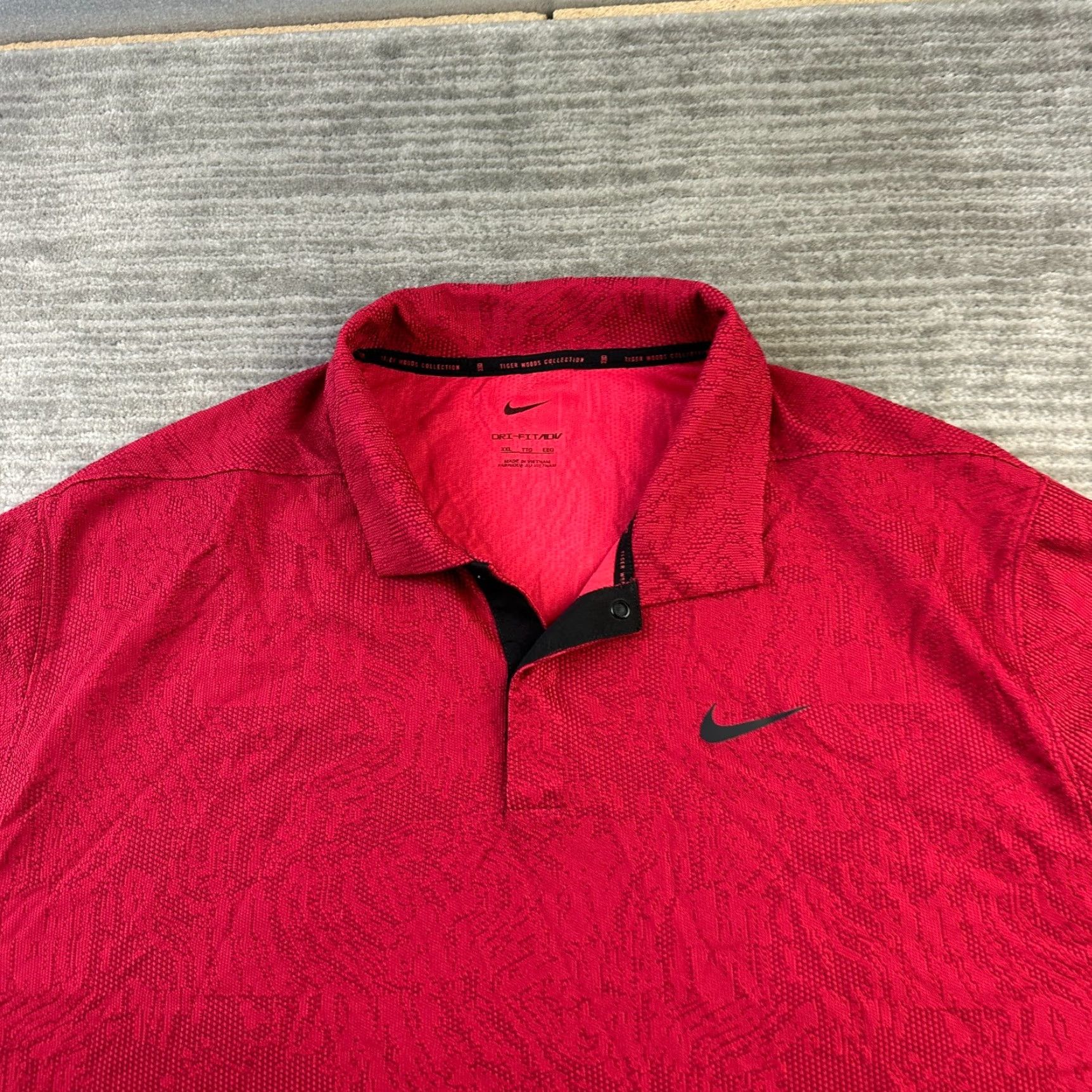 Nike Nike Tiger Woods Polo Shirt Mens 2XL Red Dri-Fit Golf Shirt Short Sleeve Collared Regular Nike Tiger Woods Polo Red 2XL Mens Size US XXL / EU 58 / 5 - 3 Thumbnail