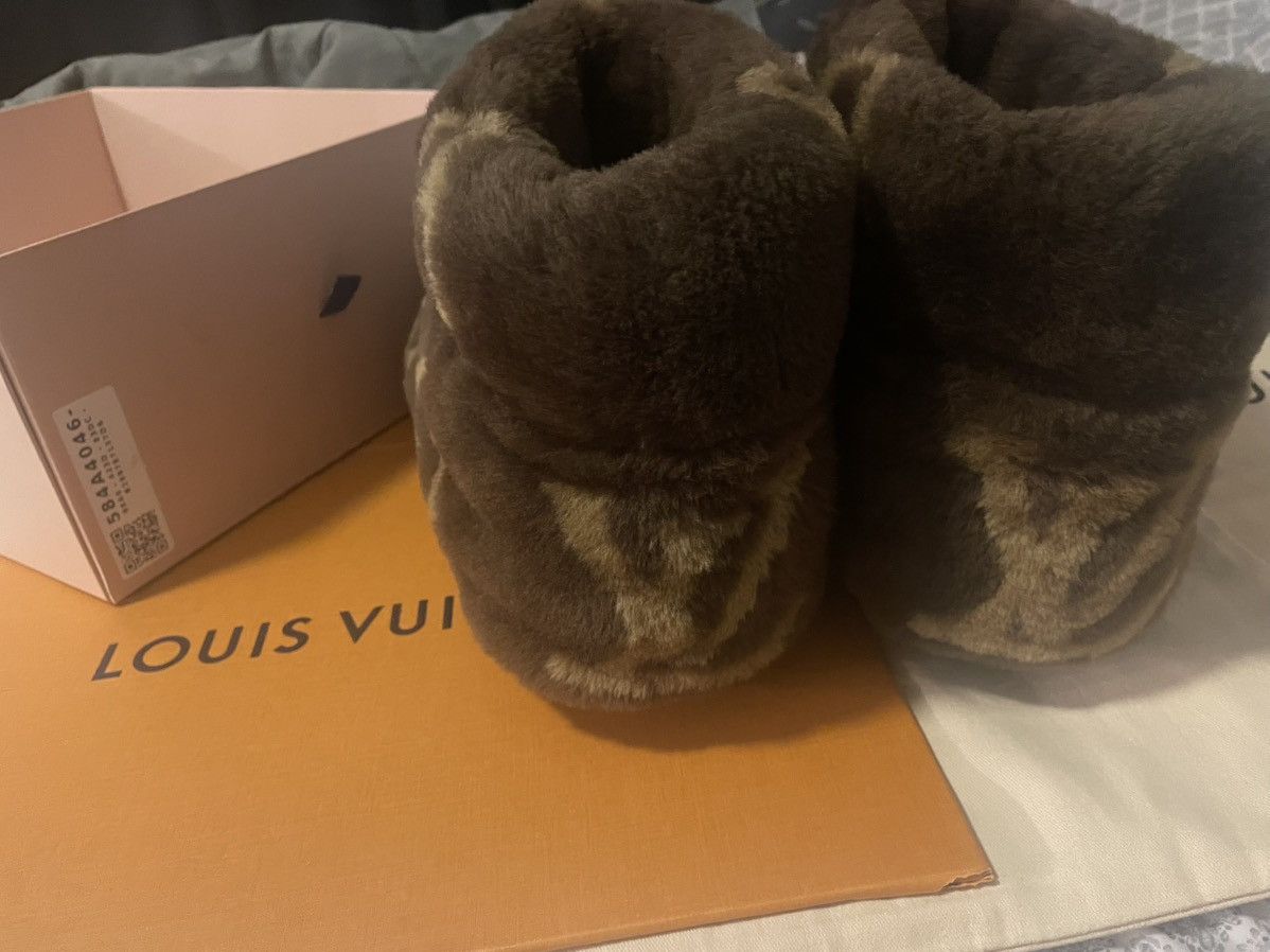 Louis Vuitton Louis Vuitton Low Fur Boot Size US 10.5 / EU 43-44 - 2 Thumbnail