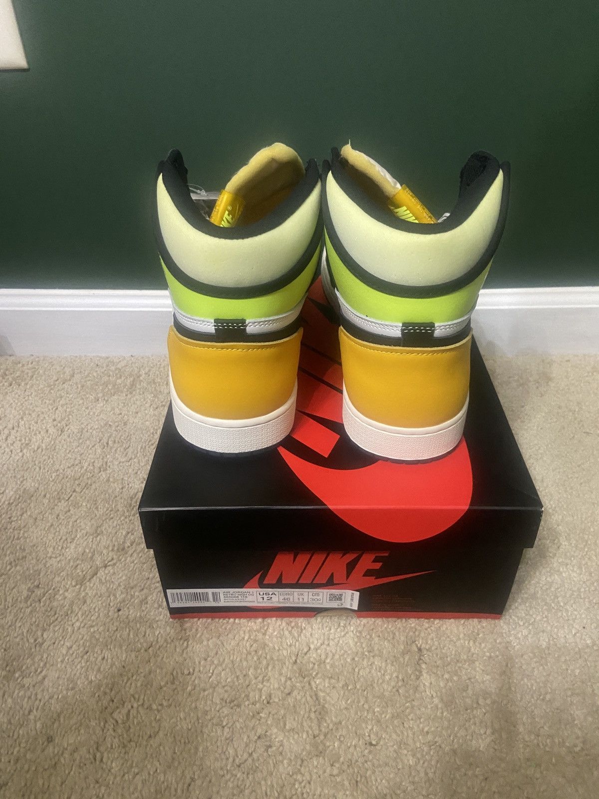 Jordan Brand × Nike Jordan 1 Retro High Size US 12 / EU 45 - 4 Thumbnail