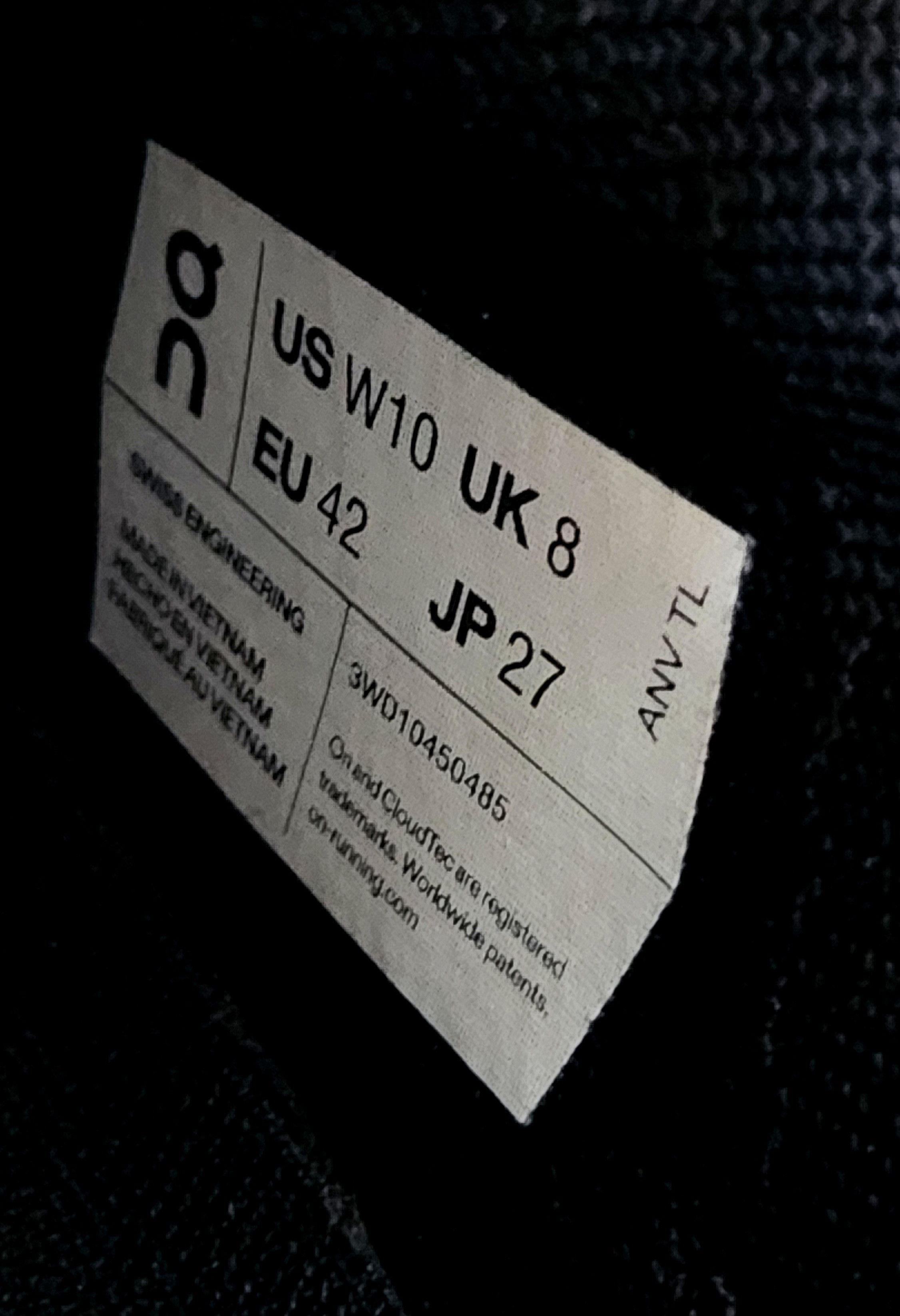 On On Cloud Swift 3 running sneakers Black white SZ 10 Women's Size US 10 / IT 40 - 15 Thumbnail