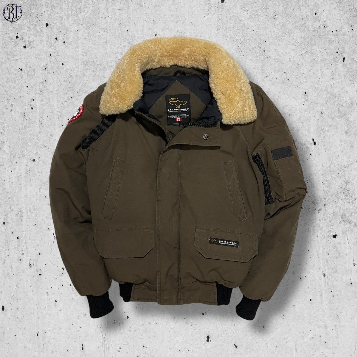 Canada Goose Canada Goose CHILLIWACK men's Airforce shearling bomber Size US XS / EU 42 / 0 - 4 Thumbnail