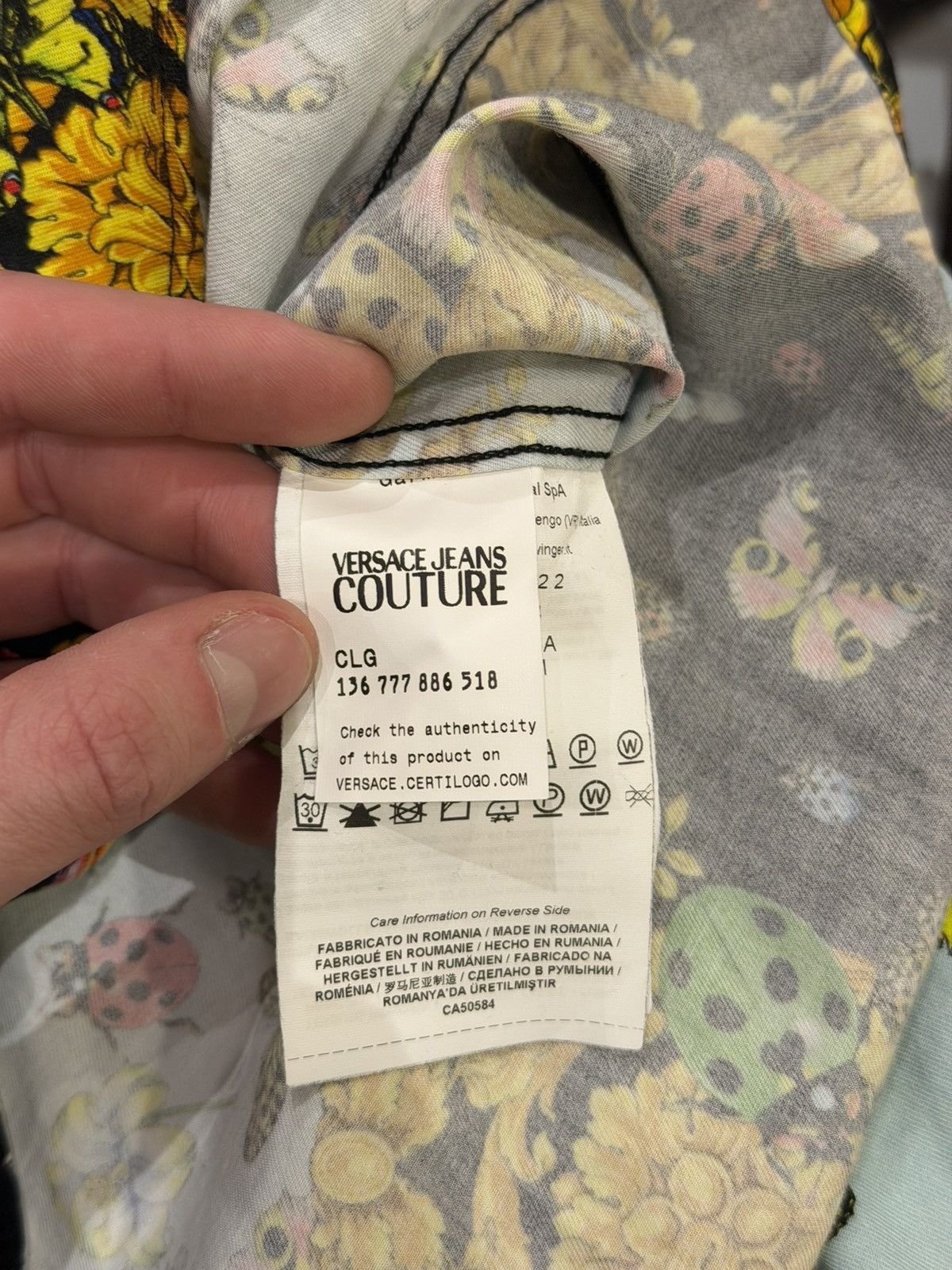 Versace Versace Jeans Couture Baroque & Ladybug Button Up Shirt Size US M / EU 48-50 / 2 - 4 Thumbnail