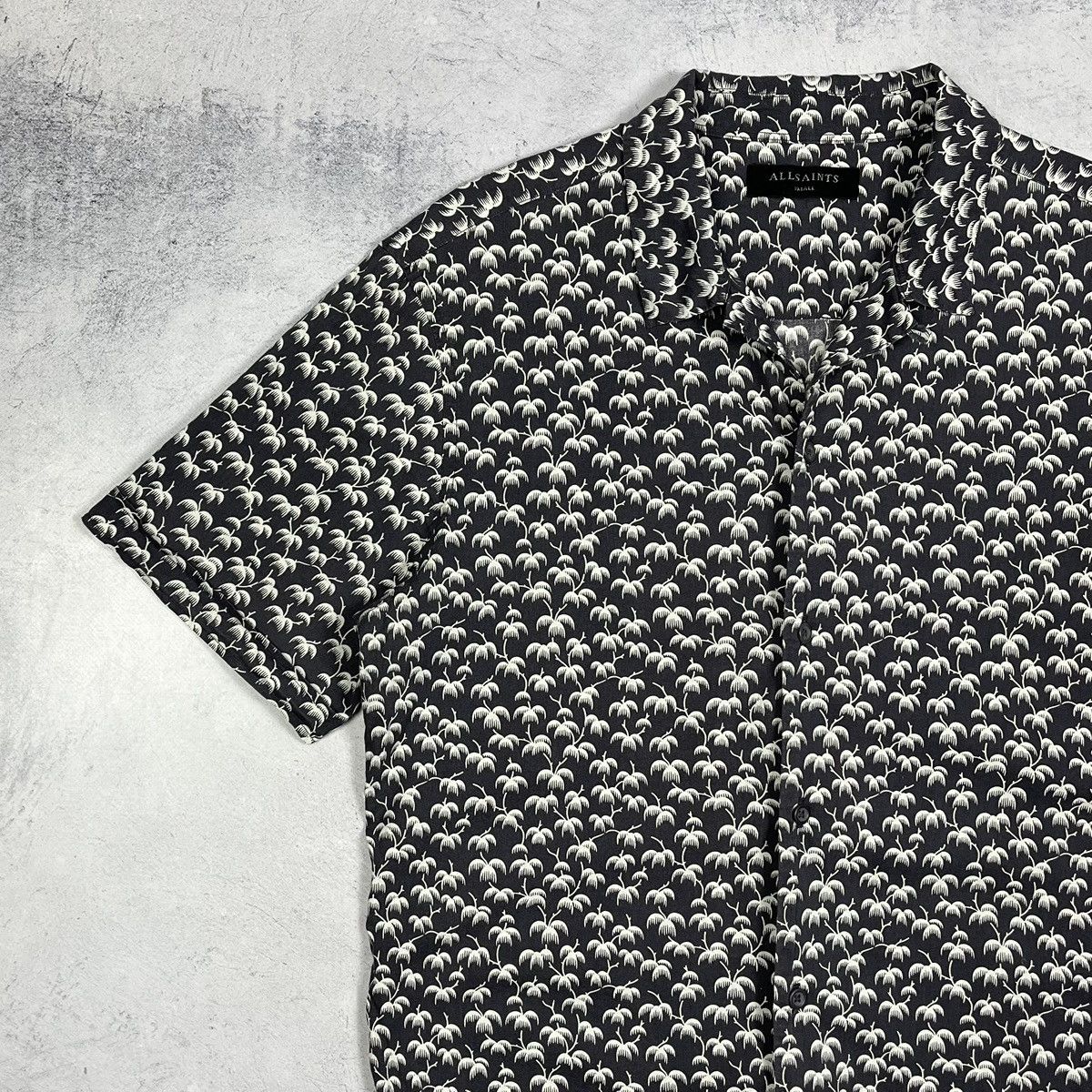 Allsaints AllSaints Salix Palm Print Short Sleeve Button Up Shirt Size US S / EU 44-46 / 1 - 6 Thumbnail