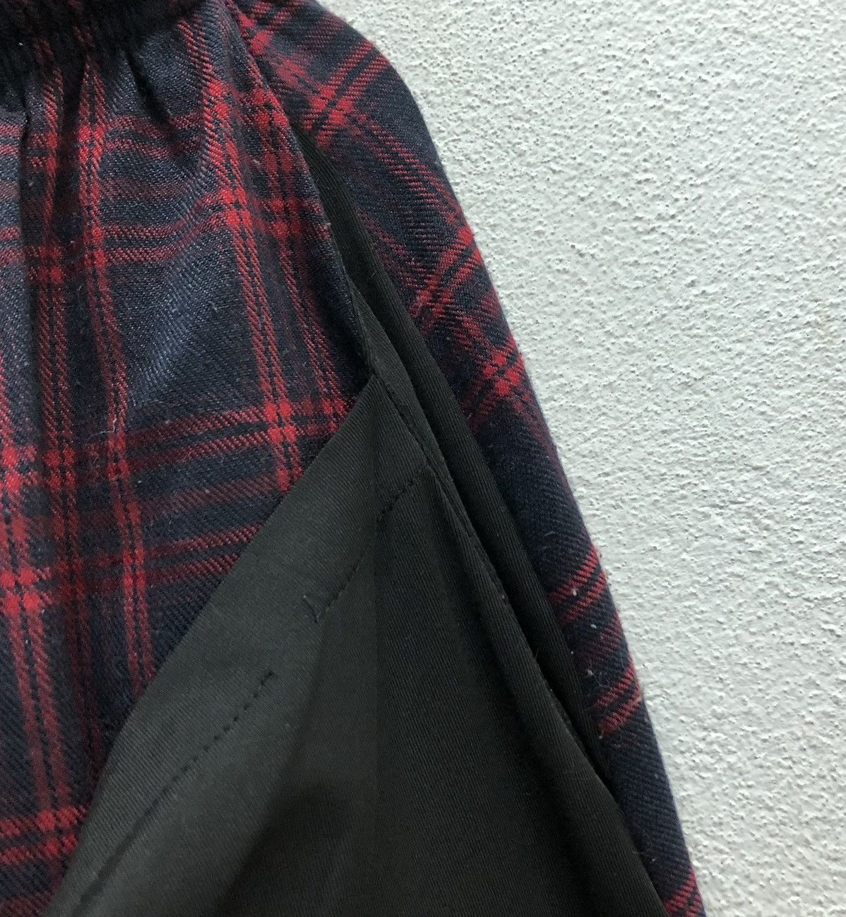 If Six Was Nine NieR Clothing Drop-Crotch Tartan Pants Red & Black Checkered Size 24" / US 00 / IT 34 - 4 Thumbnail