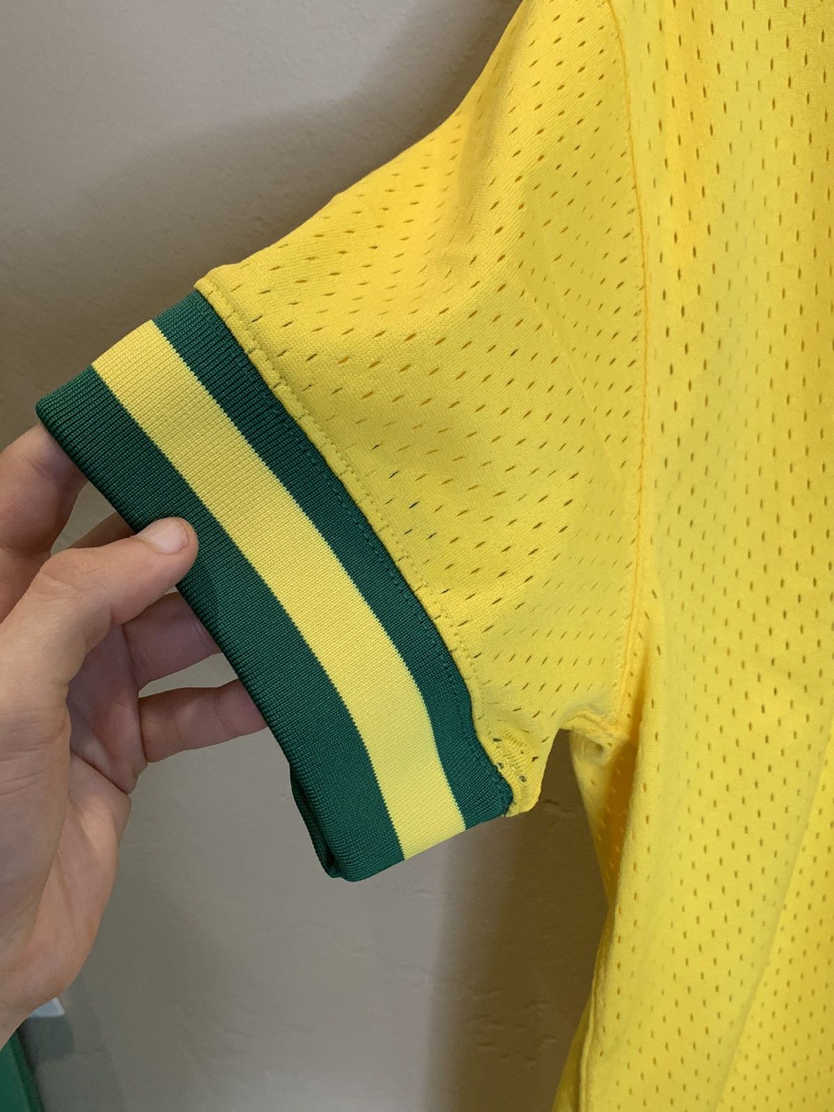 Cooperstown Collection *RARE* New Ricky Henderson Oakland As Mitchell & Ness Jersey Size US M / EU 48-50 / 2 - 4 Thumbnail