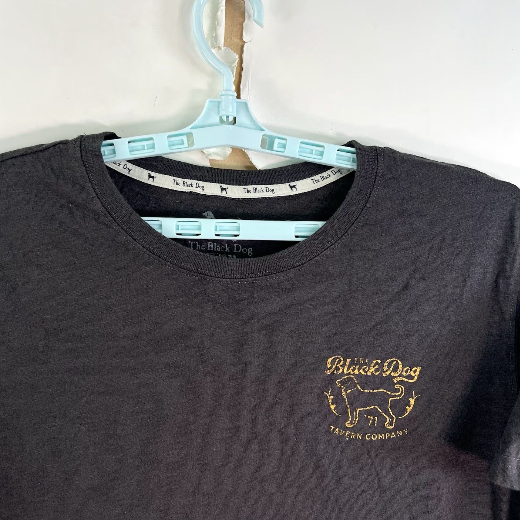 Vintage VINTAGE The Black Dog T-Shirt Mens Size Large Black Graphic Print Short Sleeve Crew Neck Casual Dog Music Retro Size US L / EU 52-54 / 3 - 4 Thumbnail