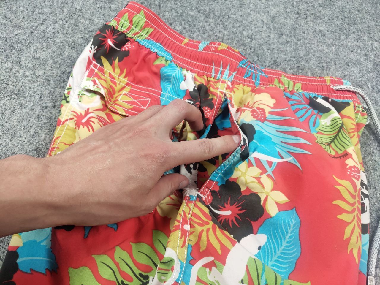 Vilebrequin Vilebrequin Design Pattern Multicolor Swim Casual Shorts Size US 34 / EU 50 - 11 Thumbnail