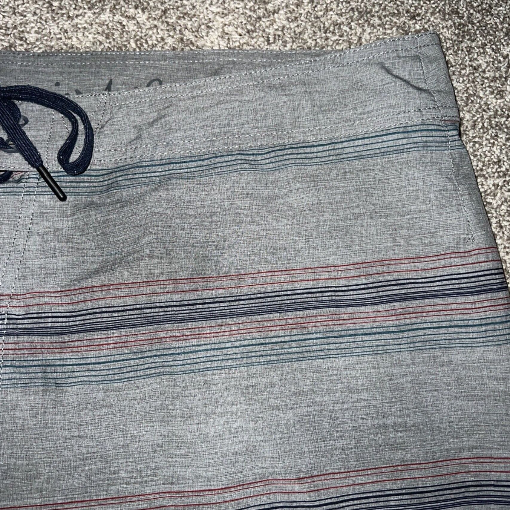 TravisMathew Travis Mathew Gray Striped Board Shorts Mens Size 38 Size US 38 / EU 54 - 2 Thumbnail
